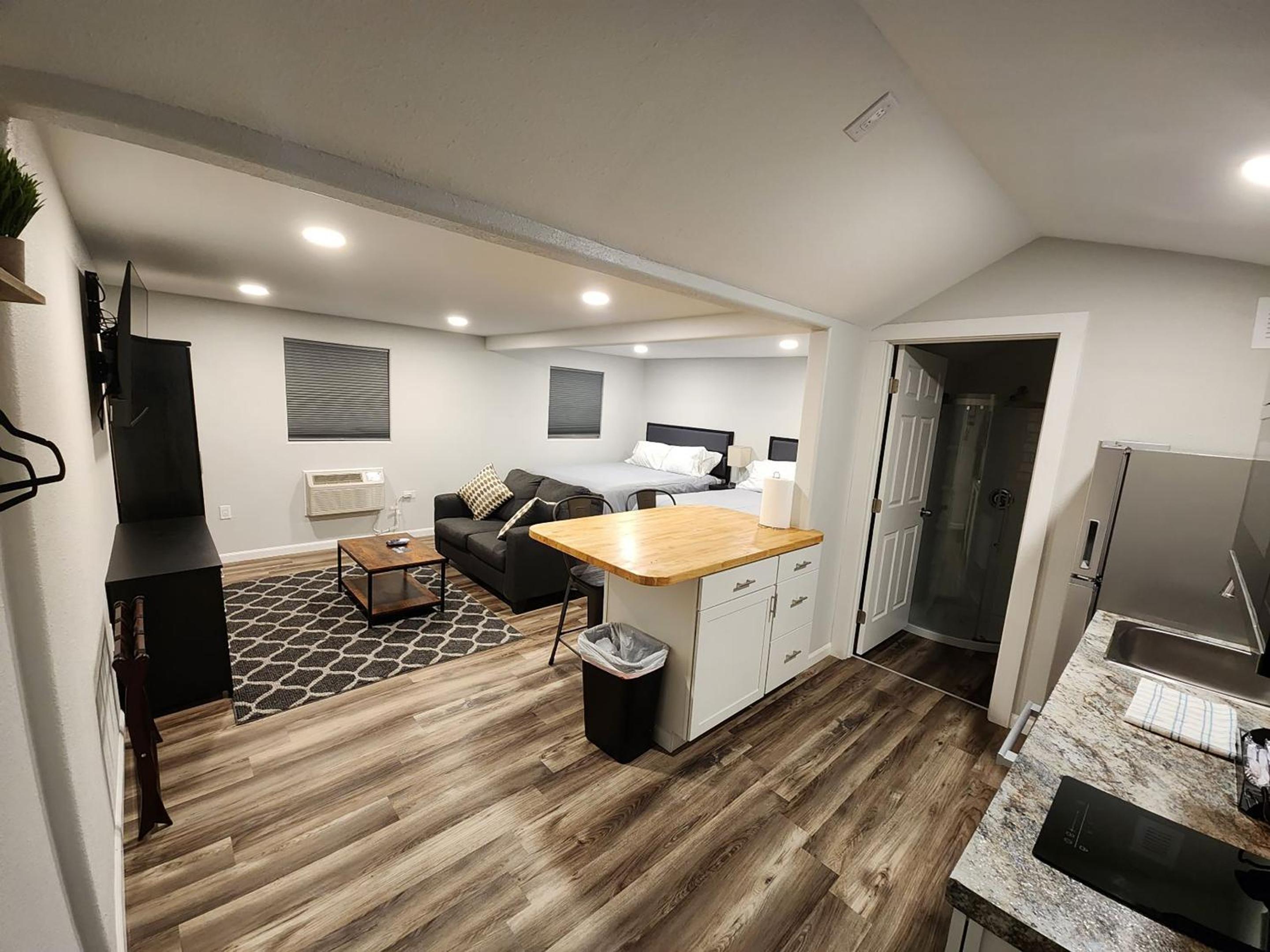 Deluxe Double Kitchenette - Photo 2