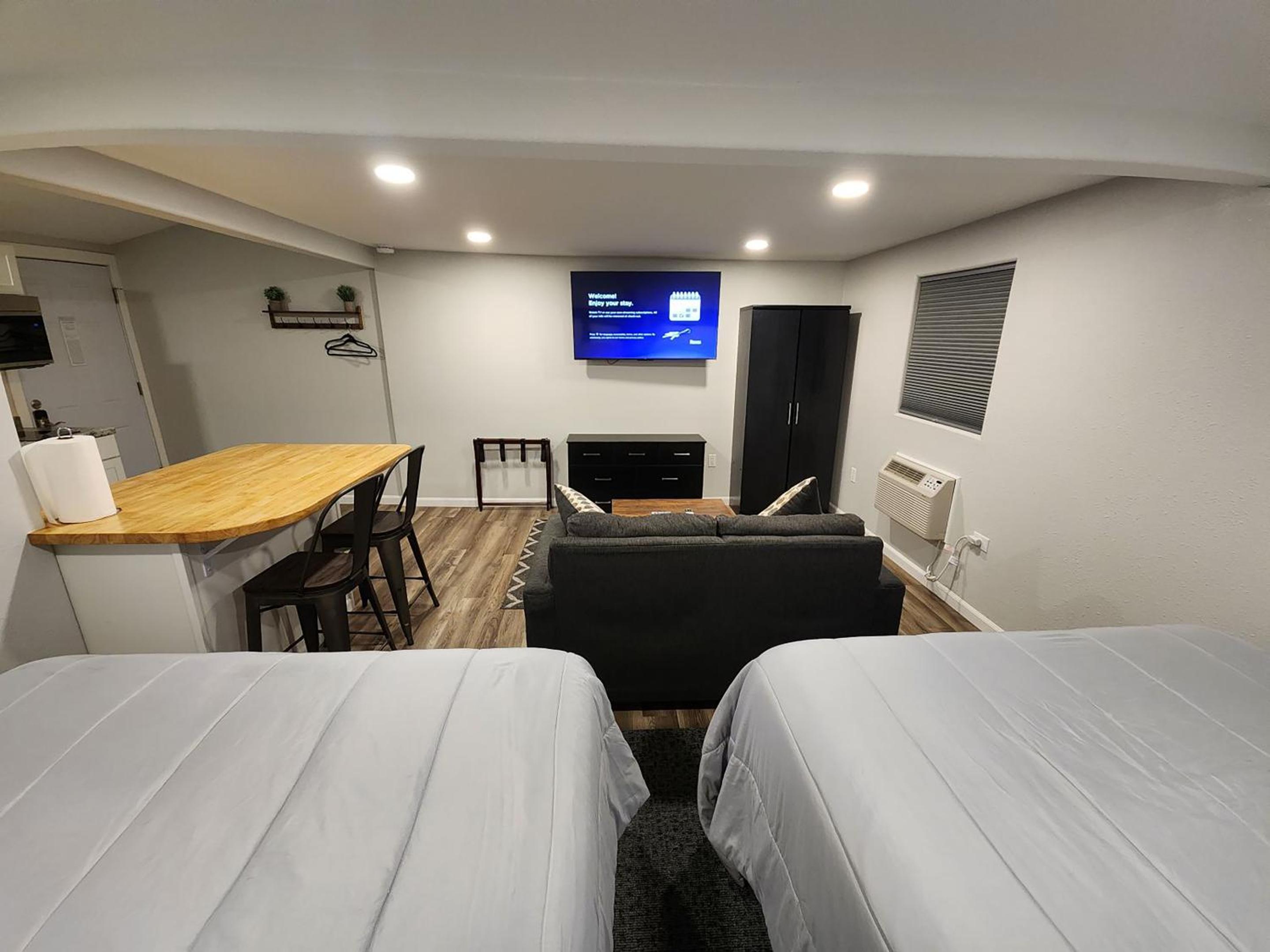 Deluxe Double Kitchenette - Photo 4