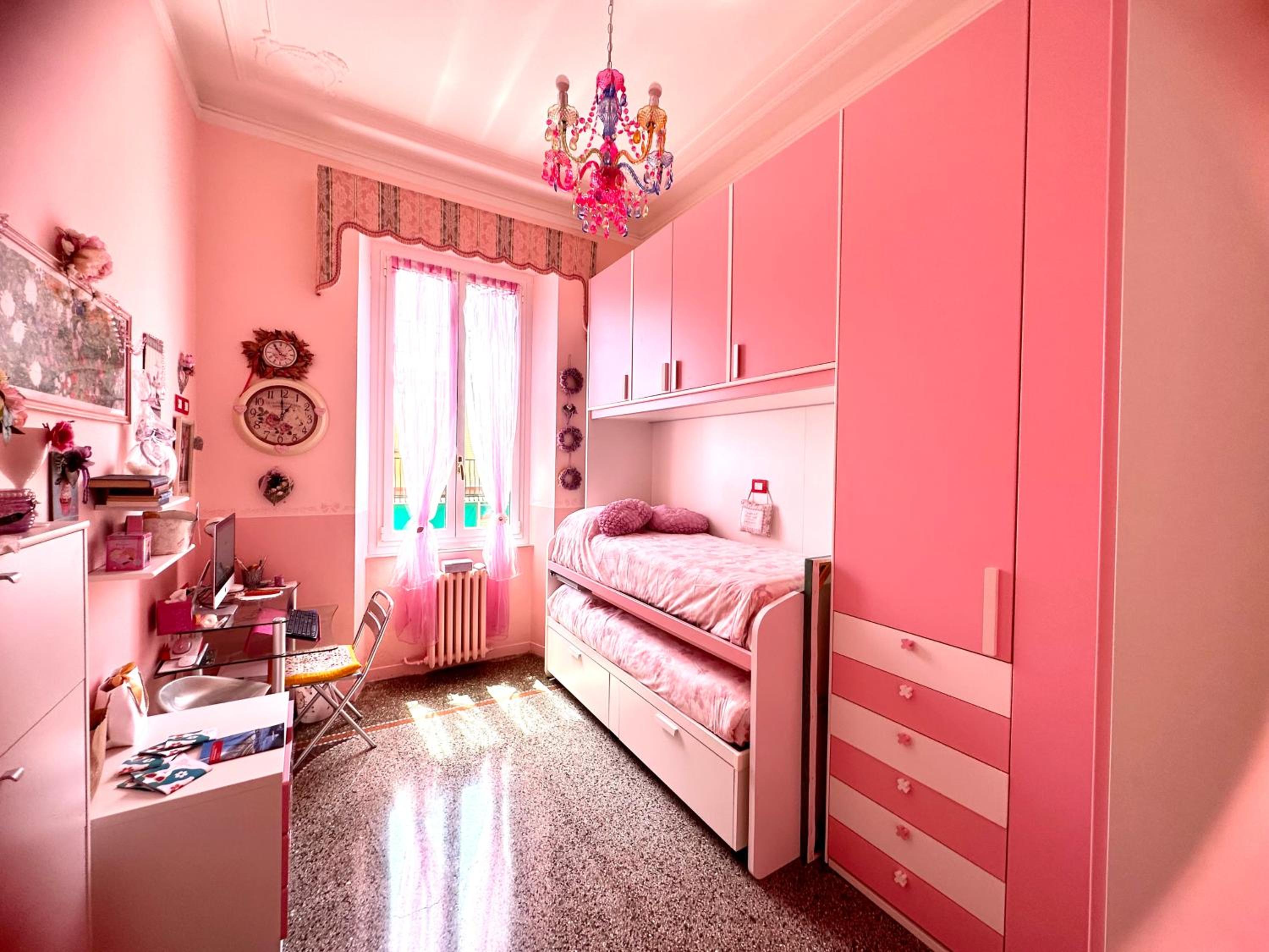 Single Room With Shared Bathroom