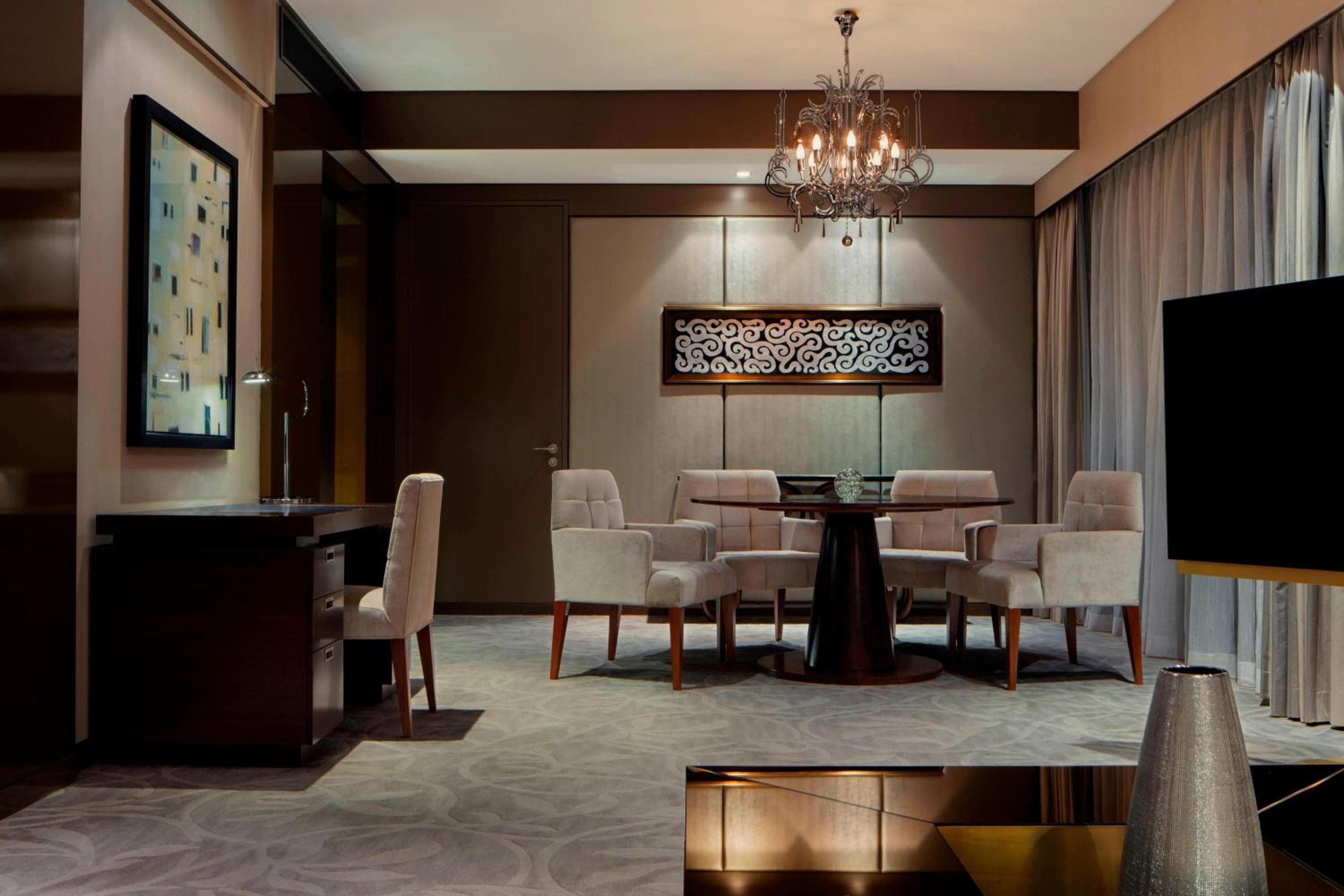 Oriental Suite, 1 Bedroom Suite, 1 King - Photo 4