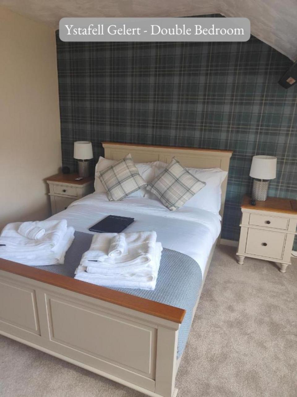 Double Room with Private Bathroom photo 3