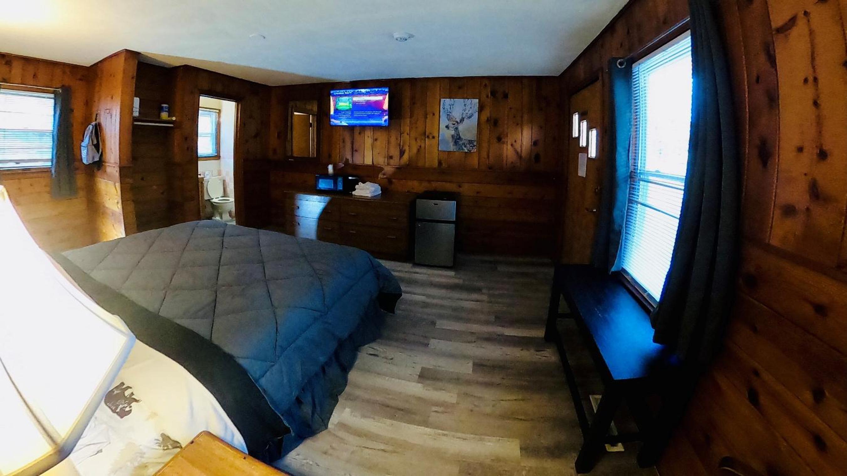 Deluxe King Room photo 1