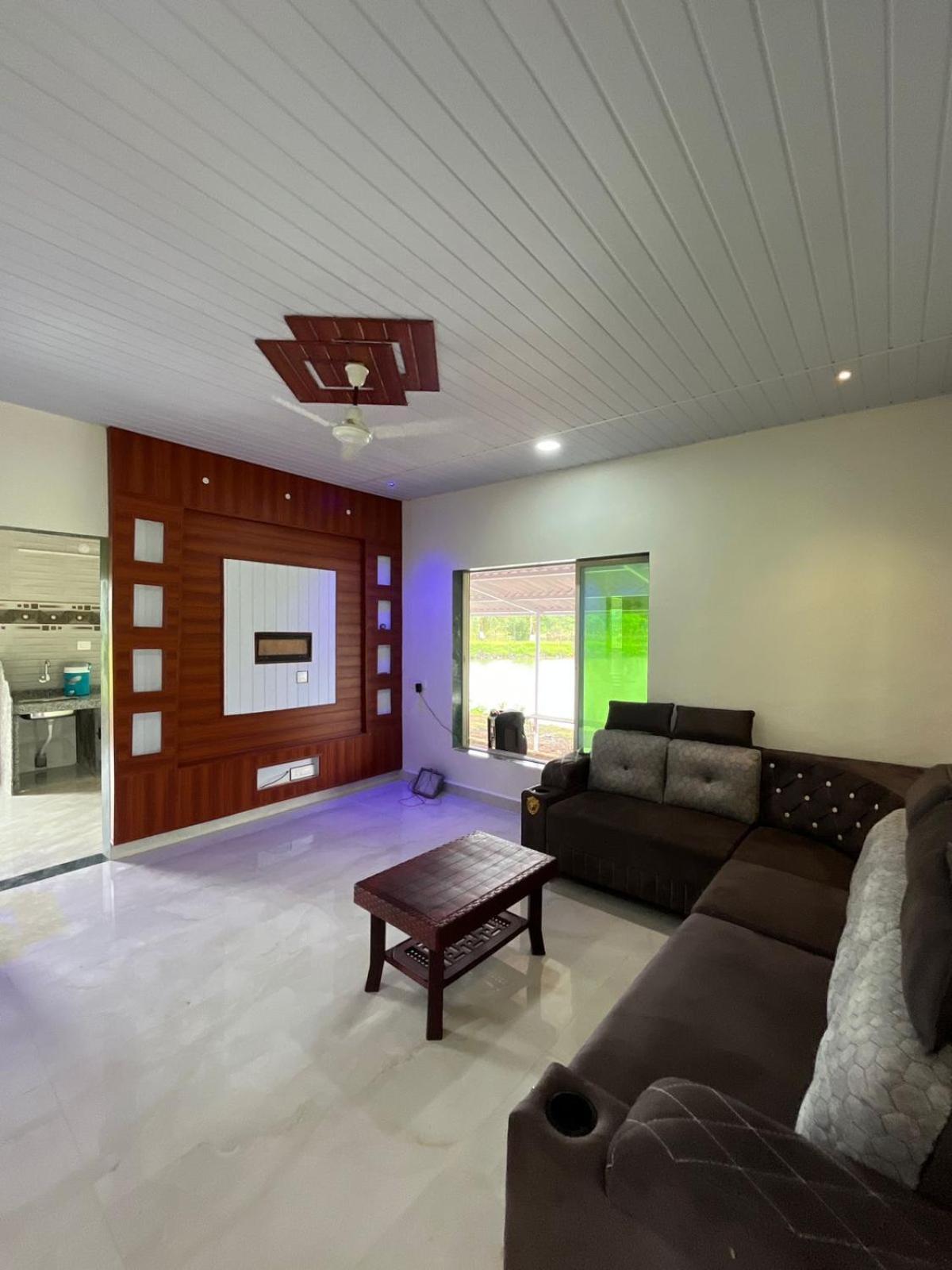 One-Bedroom House photo 1