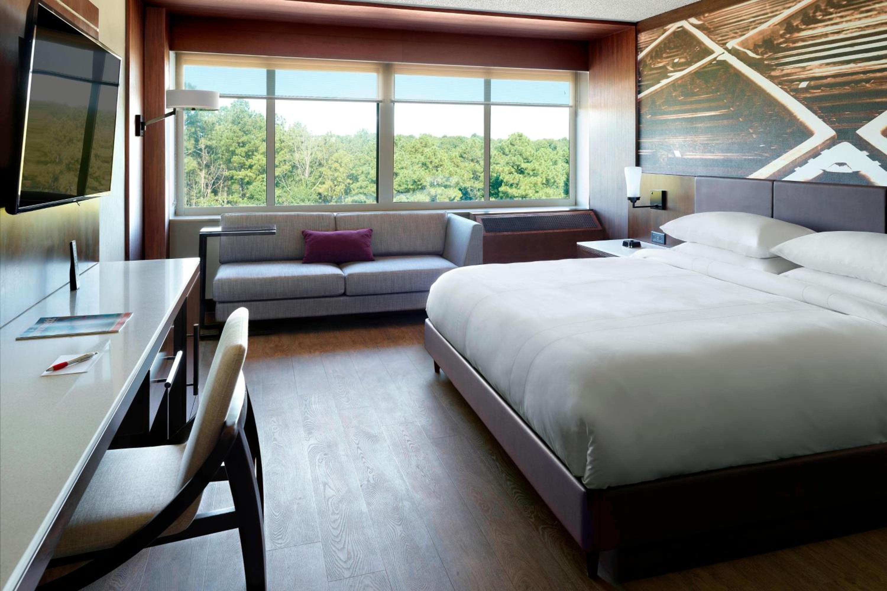 King Room - Concierge Lounge Access - Photo 1