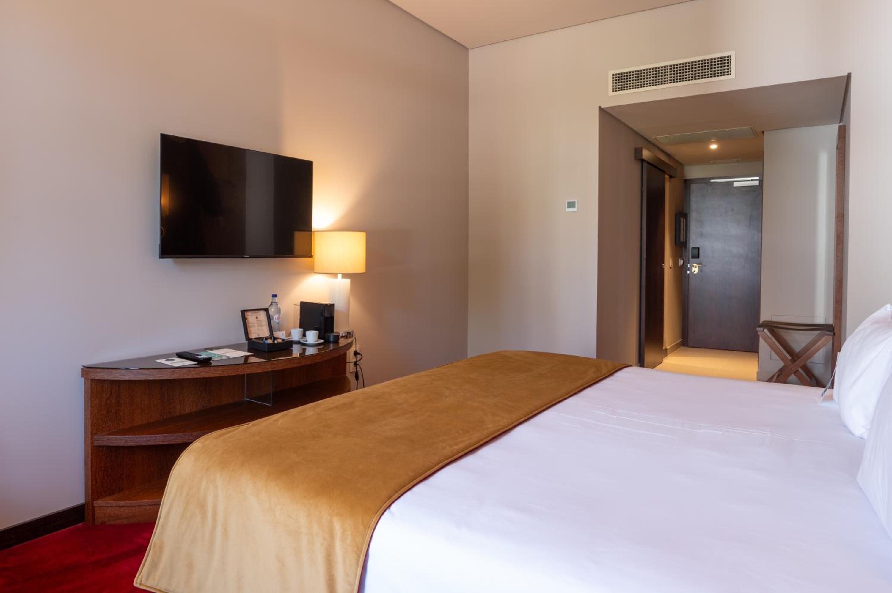 Twin Room - Photo 5