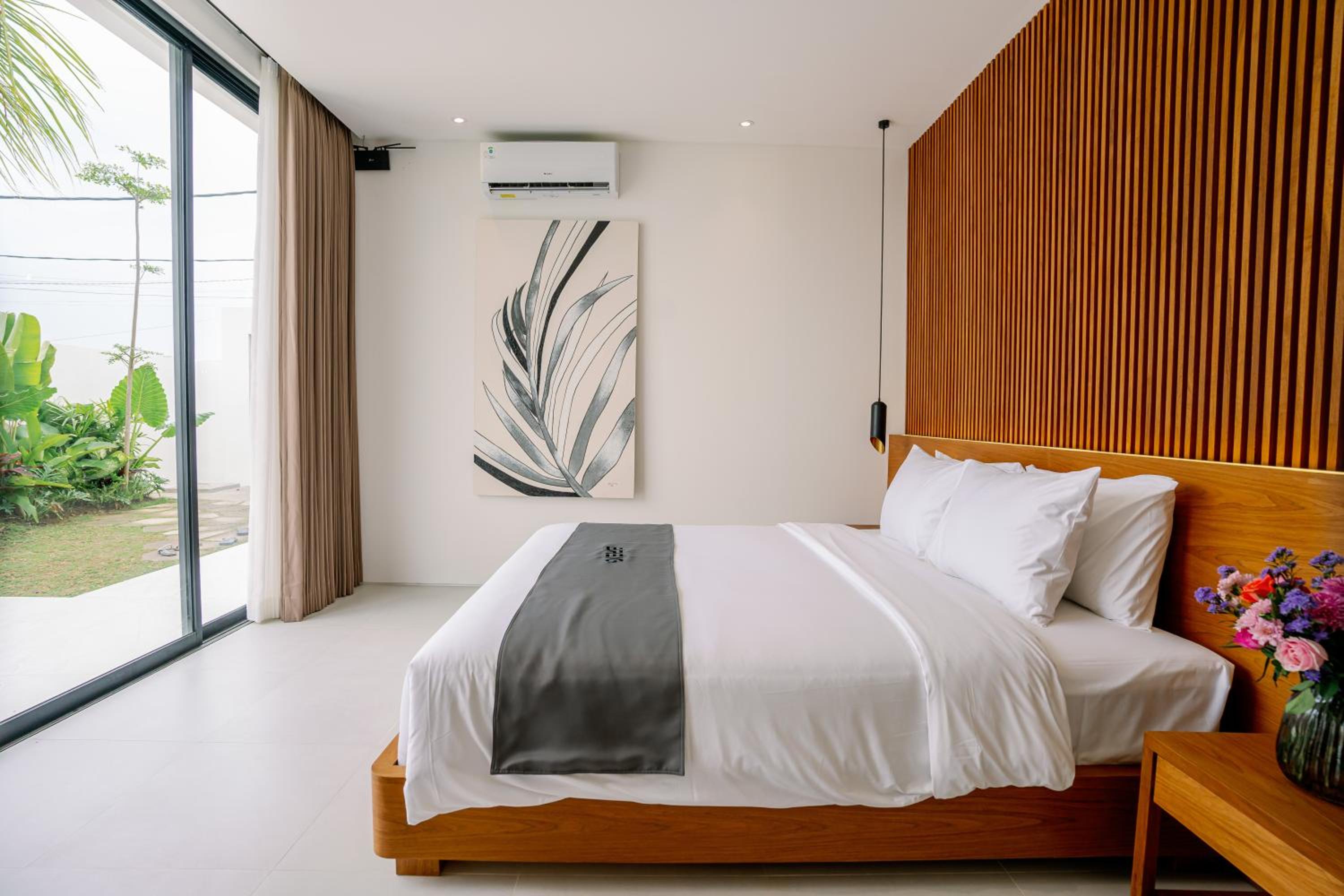 Three-Bedroom Villa - Photo 1
