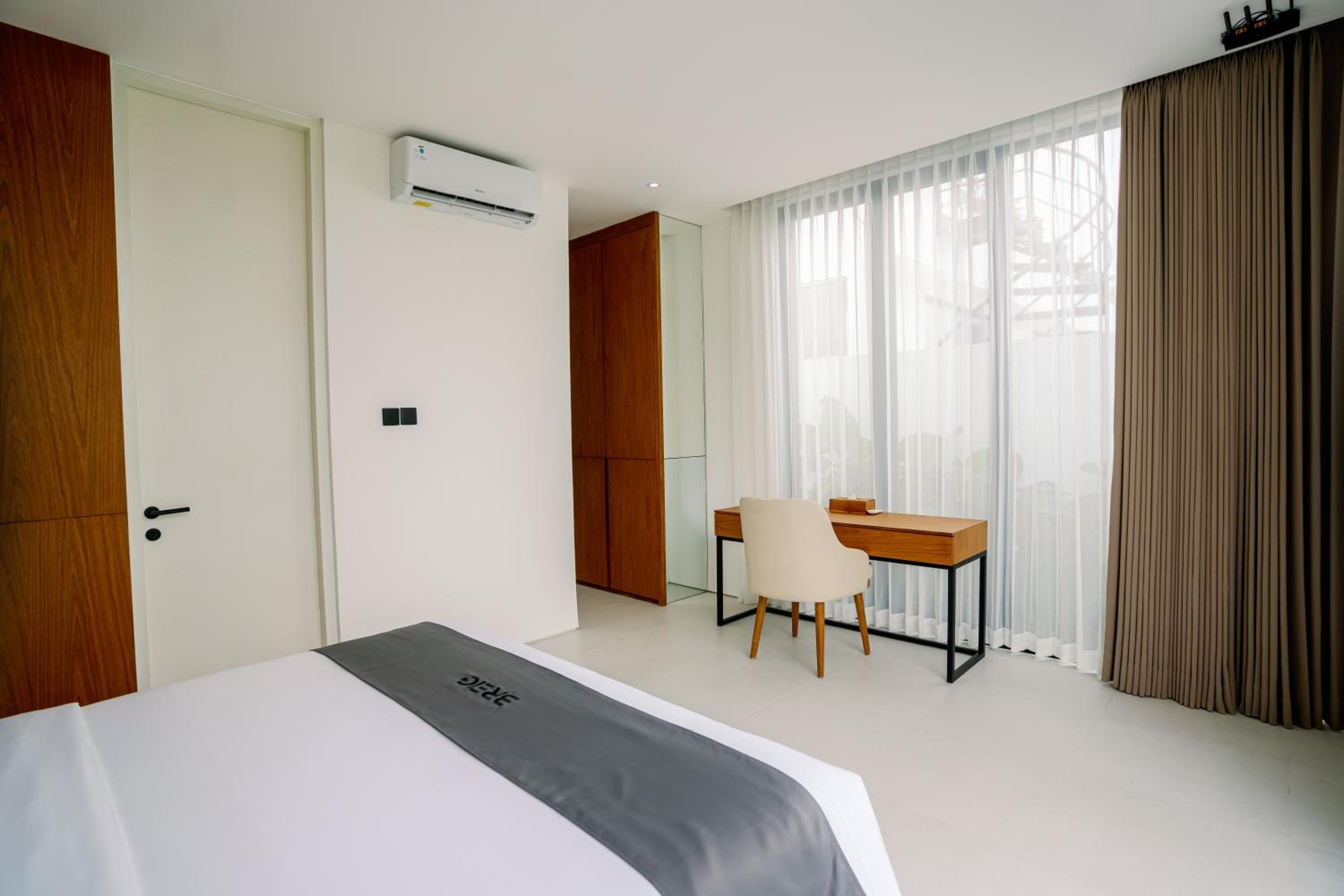 Three-Bedroom Villa - Photo 40
