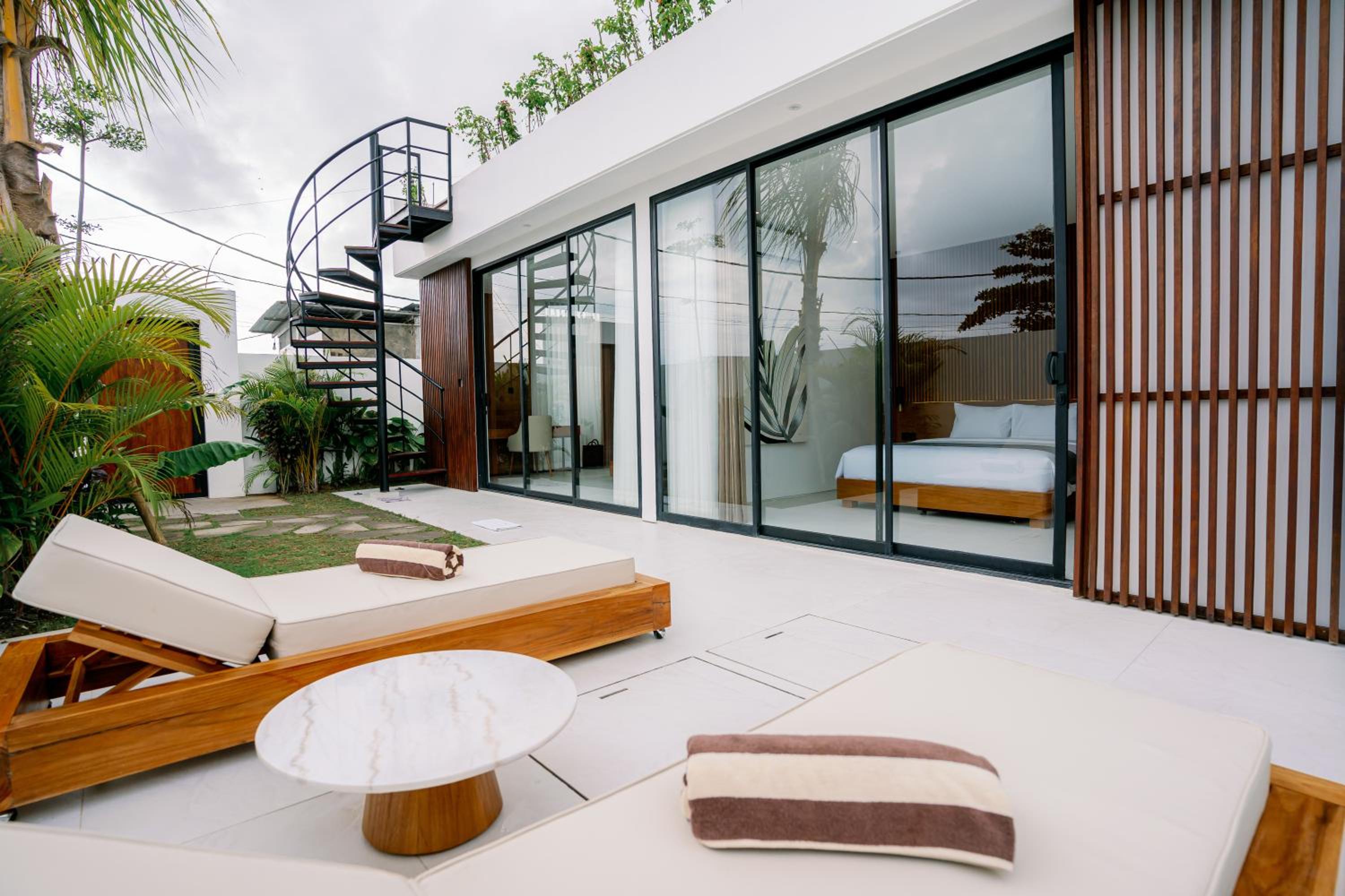 Three-Bedroom Villa - Photo 39
