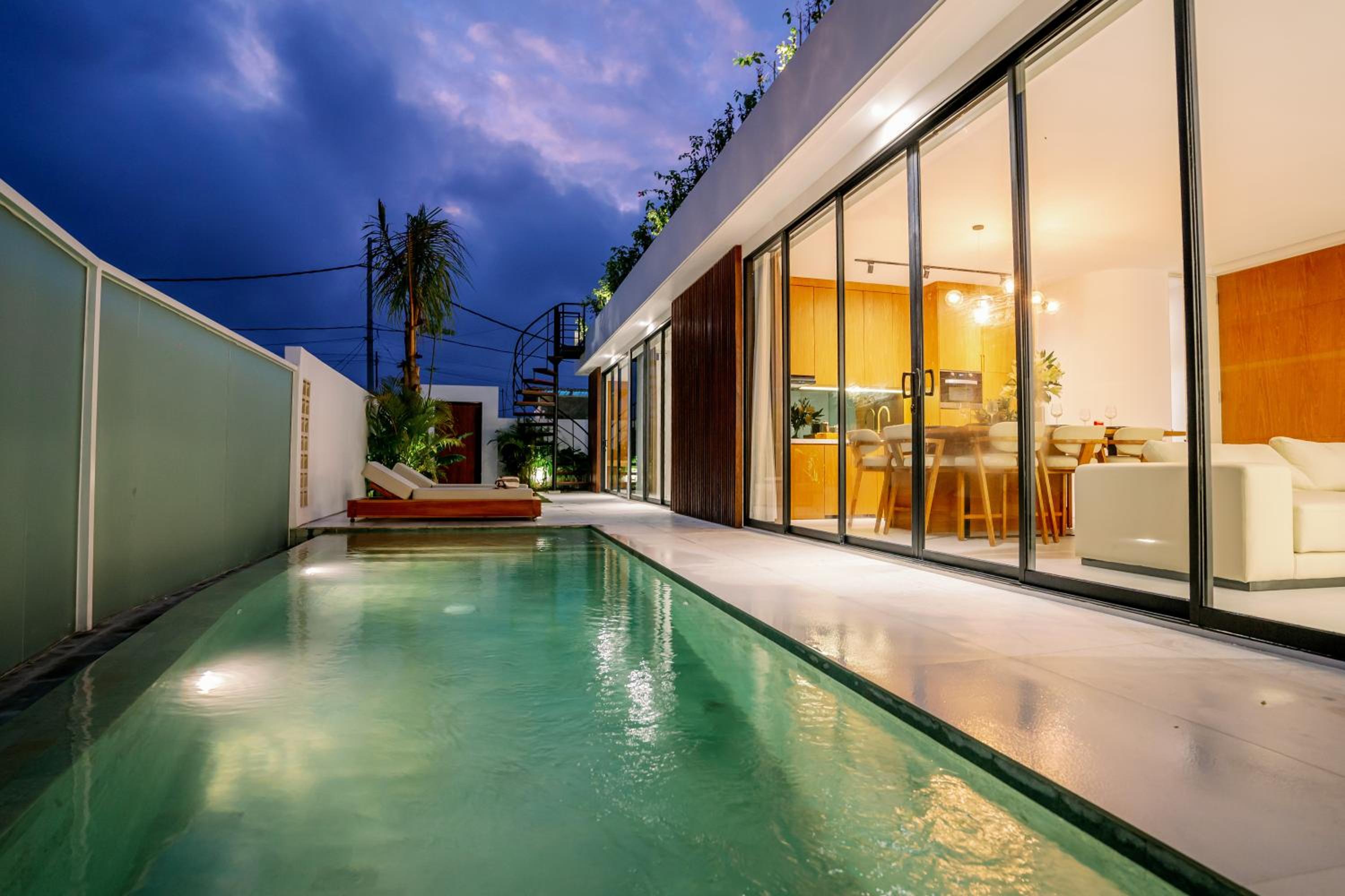 Three-Bedroom Villa - Photo 35