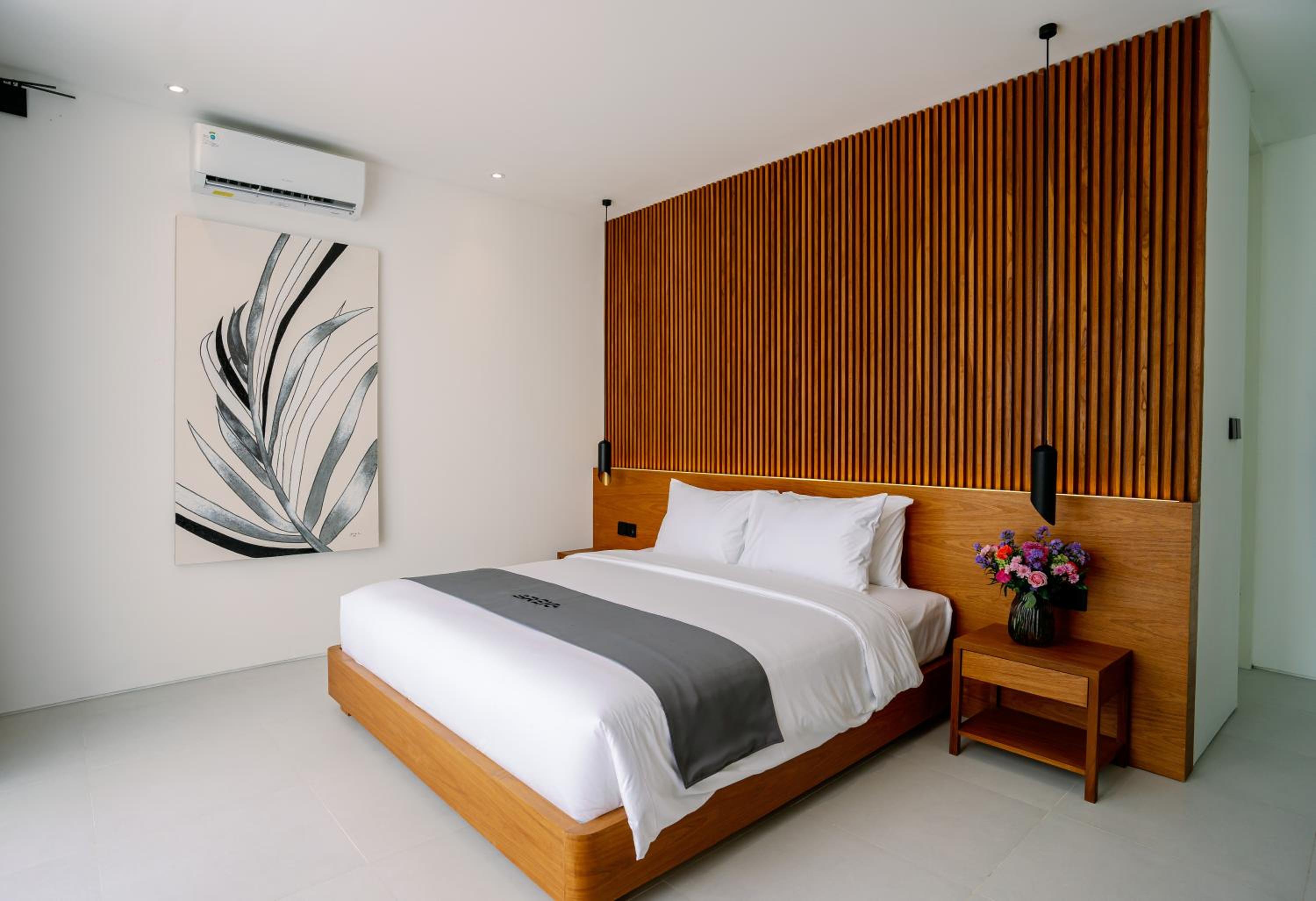 Three-Bedroom Villa - Photo 23