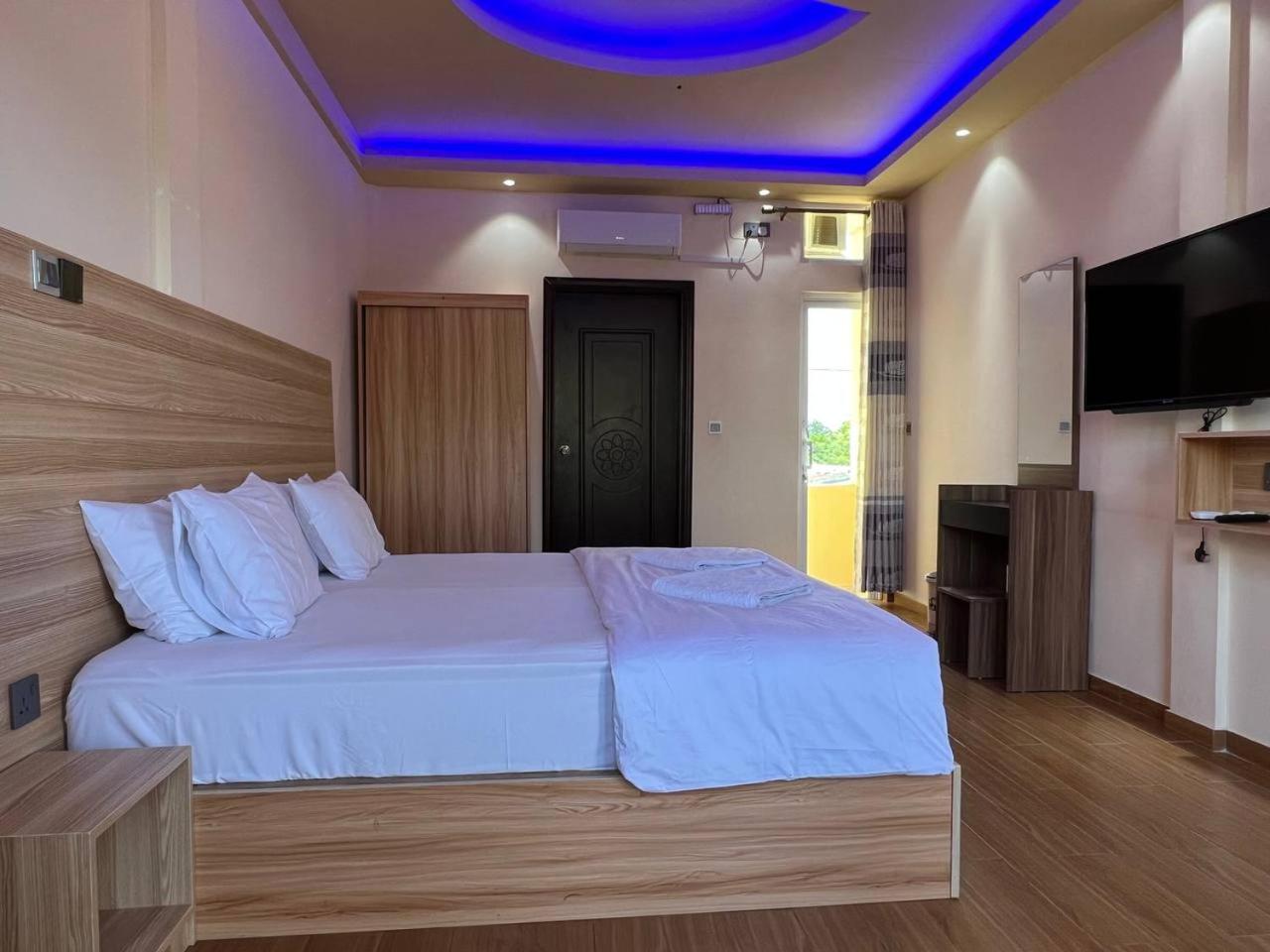 Deluxe Double or Twin Room with Balcony - Photo 4