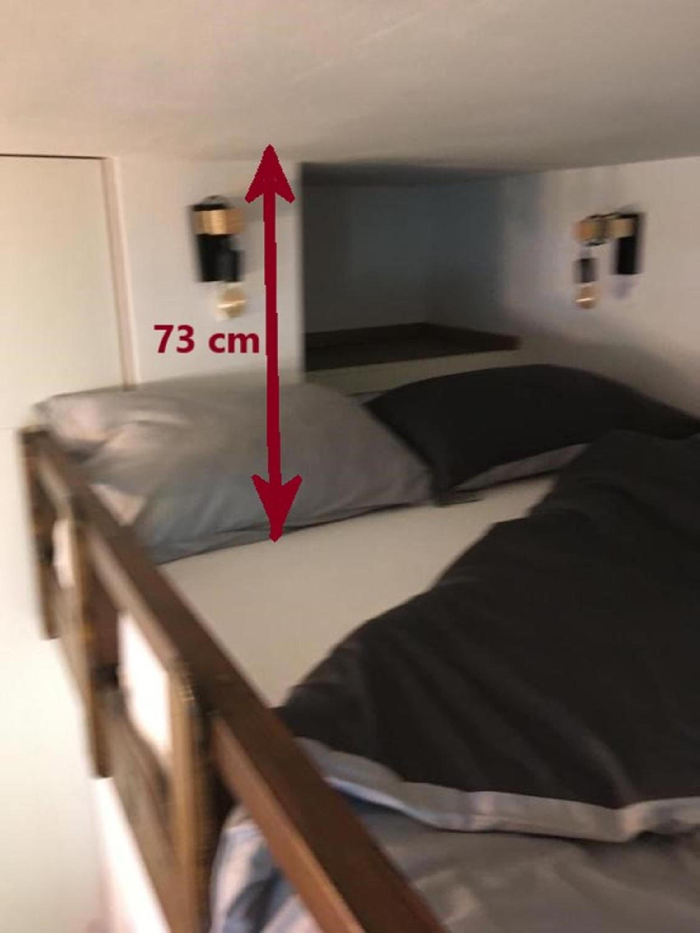 Studio Apartment with Balcony - Photo 1