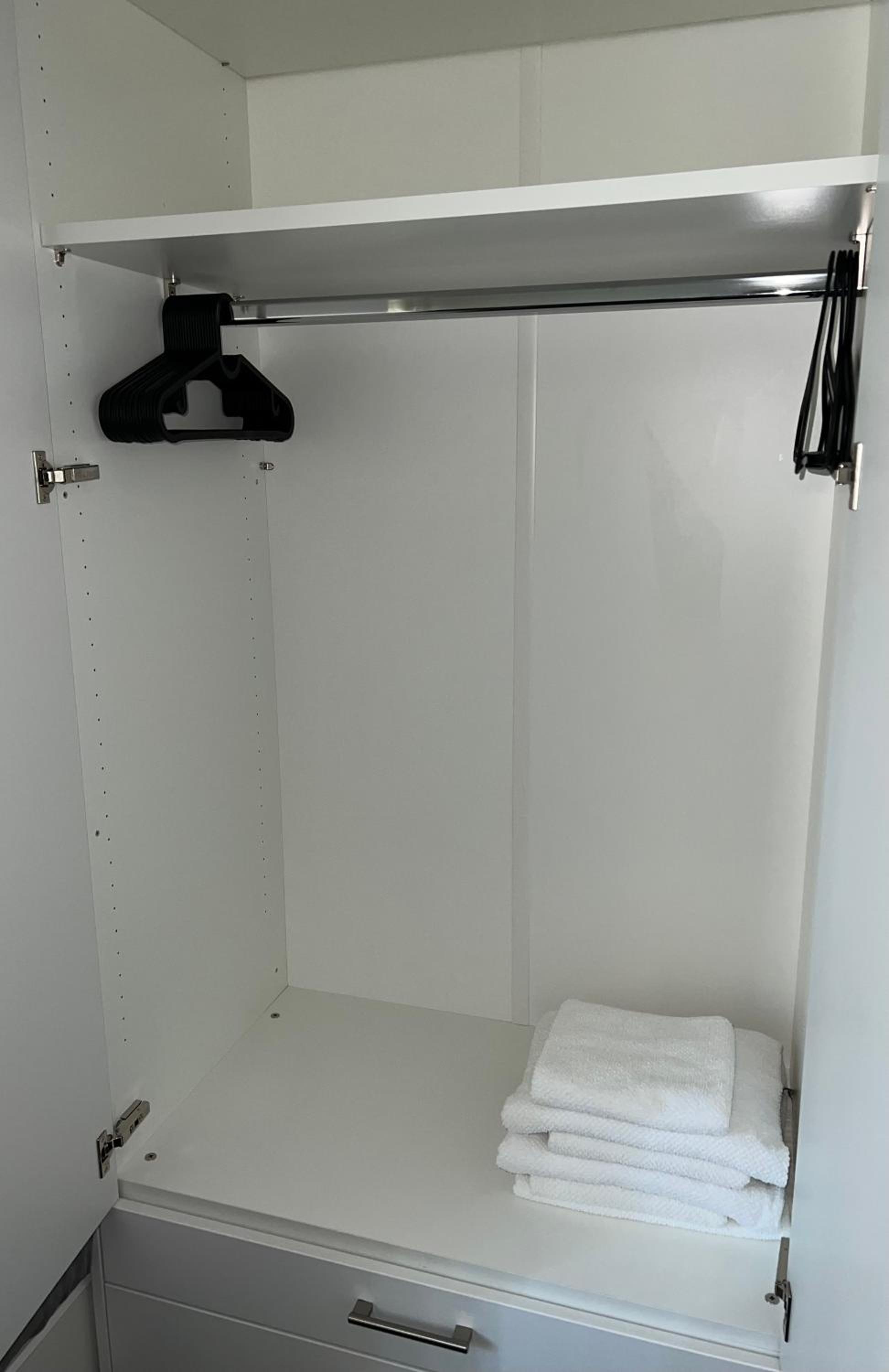 Standard Twin Room - Photo 9