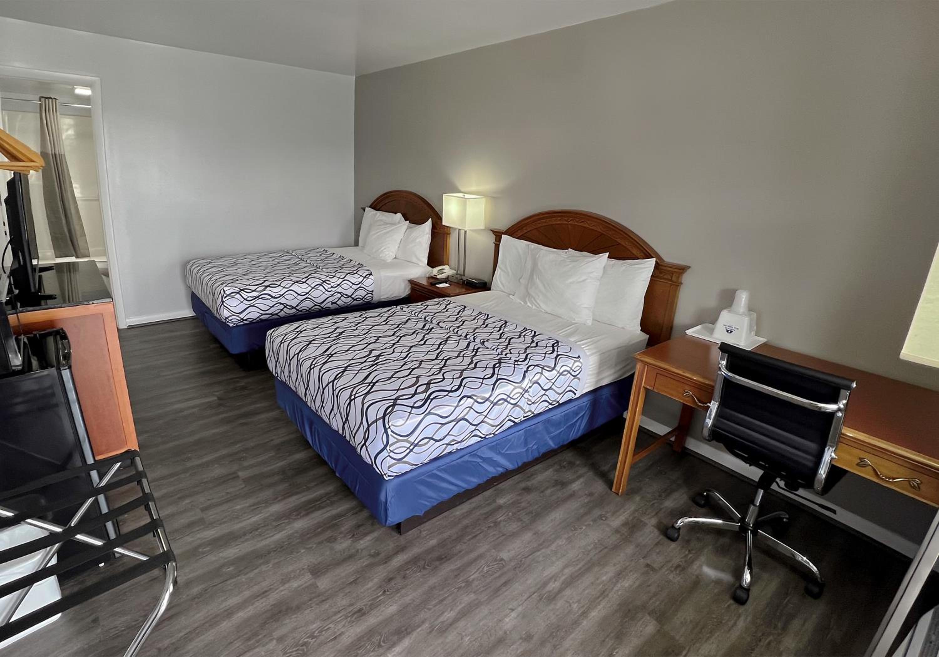 Double Room with Two Double Beds - Non-Smoking - Photo 1