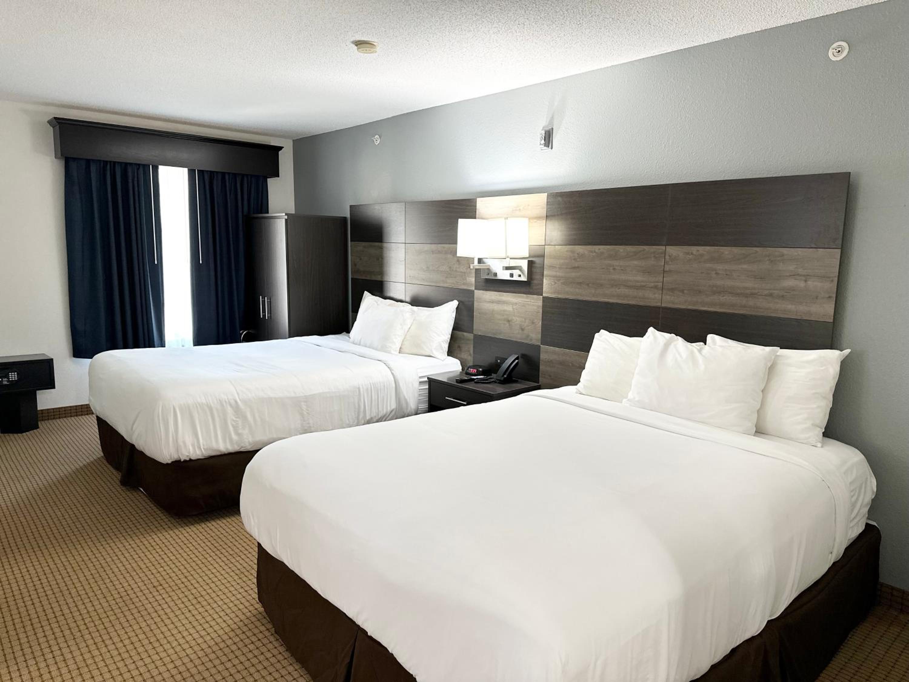 Efficiendy Queen Suite with Two Queen Beds/Accessible - Non Smoking - Photo 1
