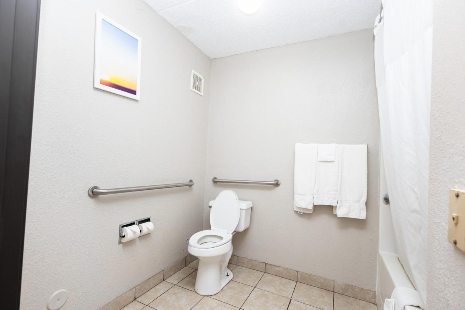 King Room - Mobility Access/Non-Smoking - Photo 5
