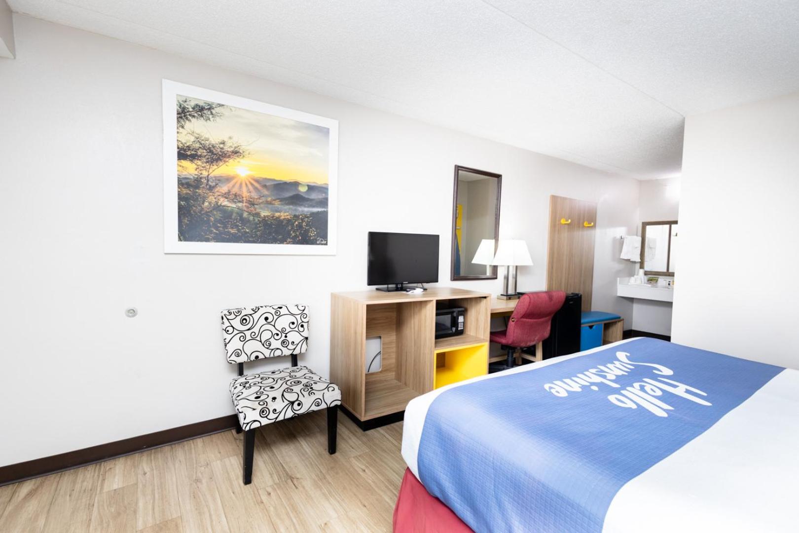 King Room - Mobility Access/Non-Smoking - Photo 4