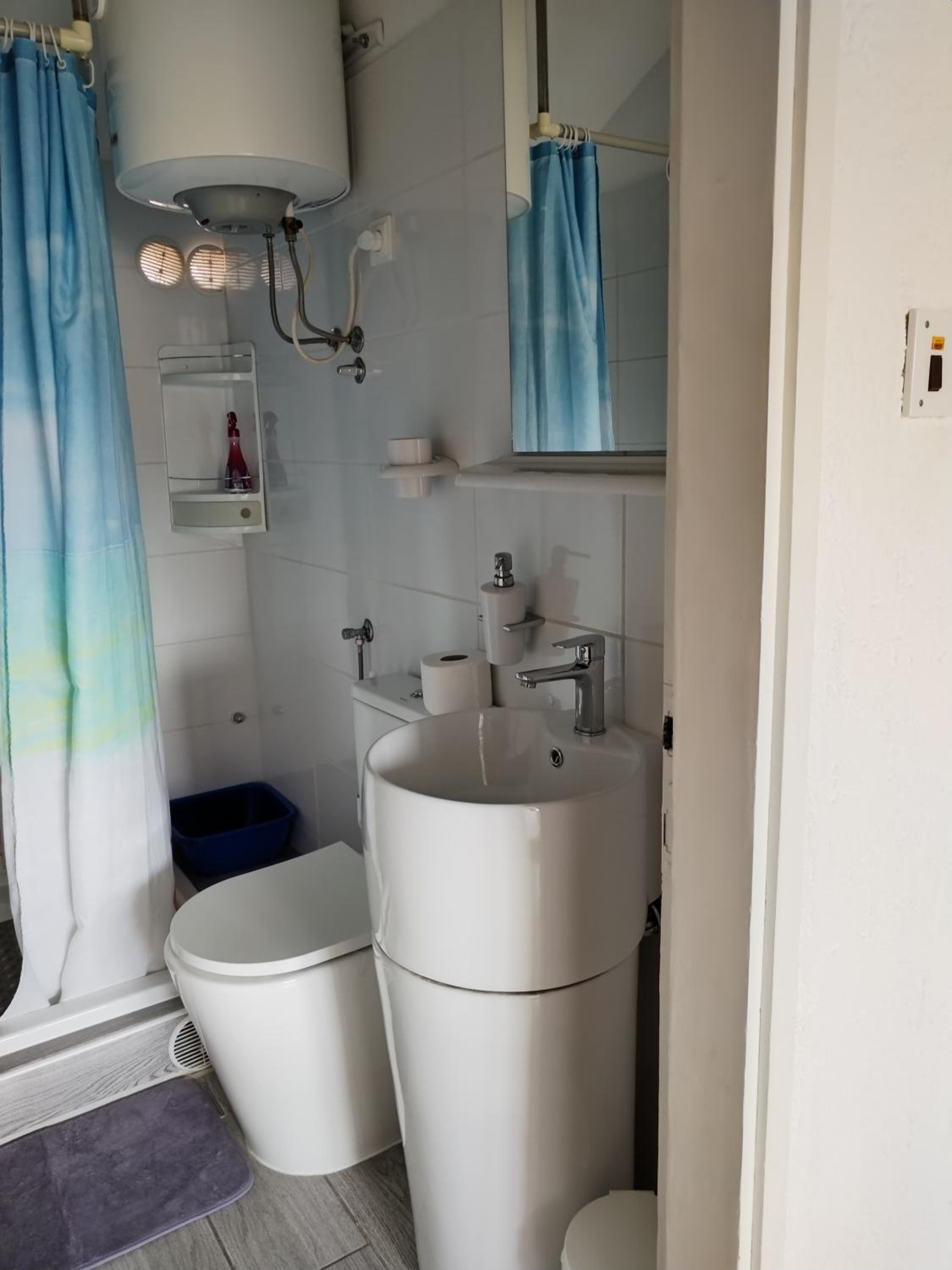 Apartment with Sea View - Photo 8
