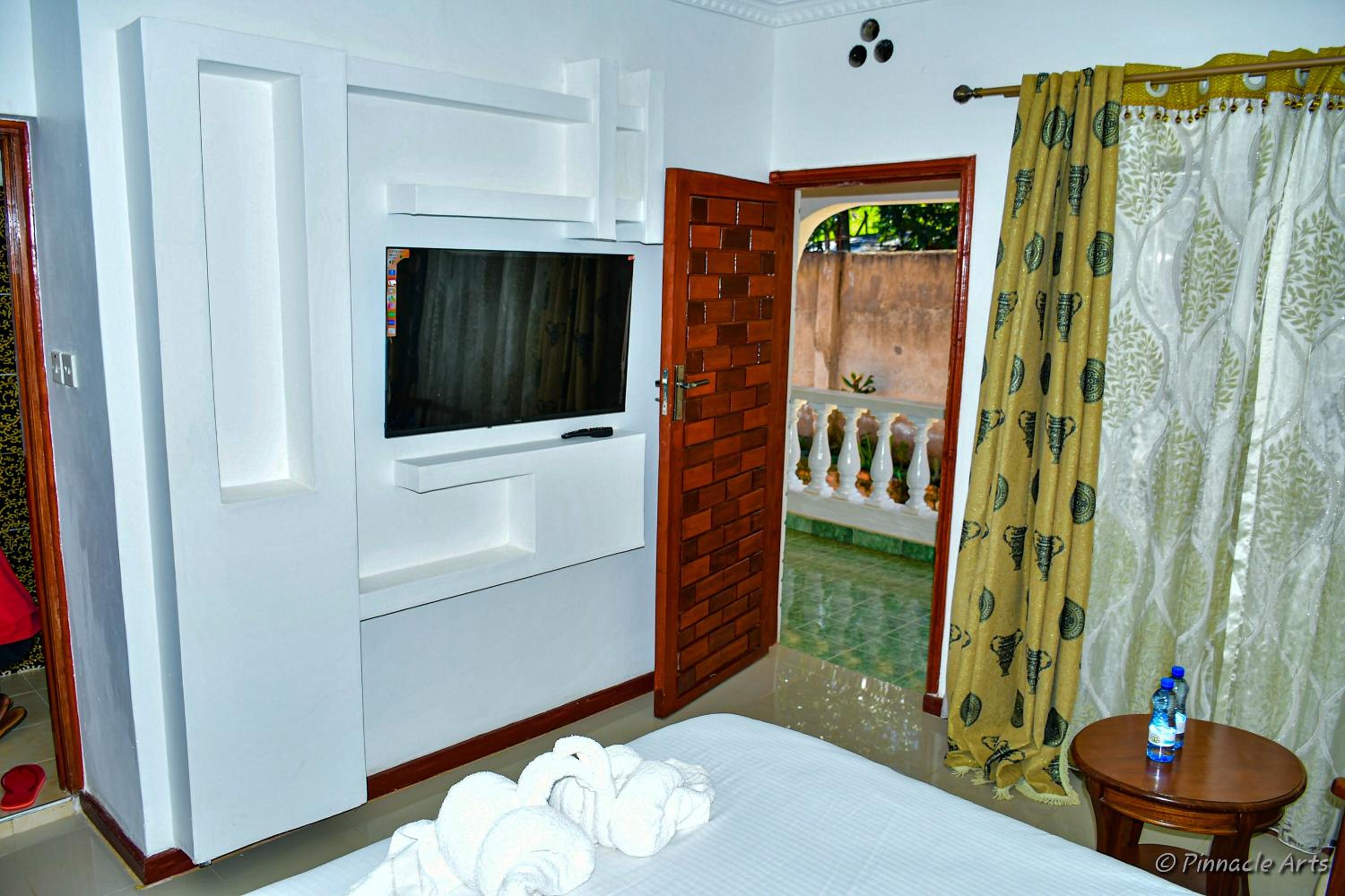 Queen Room with Balcony
