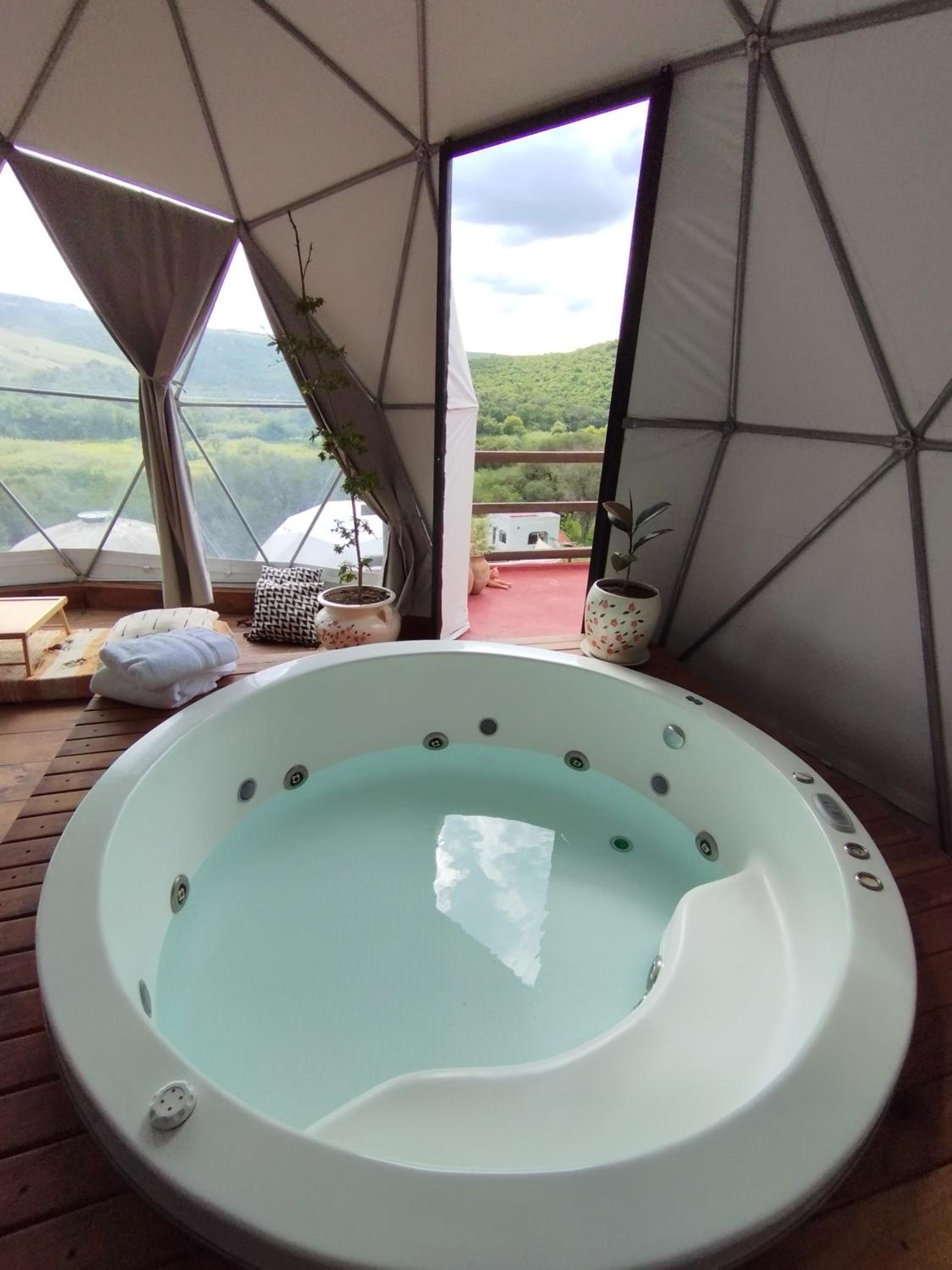 Deluxe Double Room with Bath photo 3