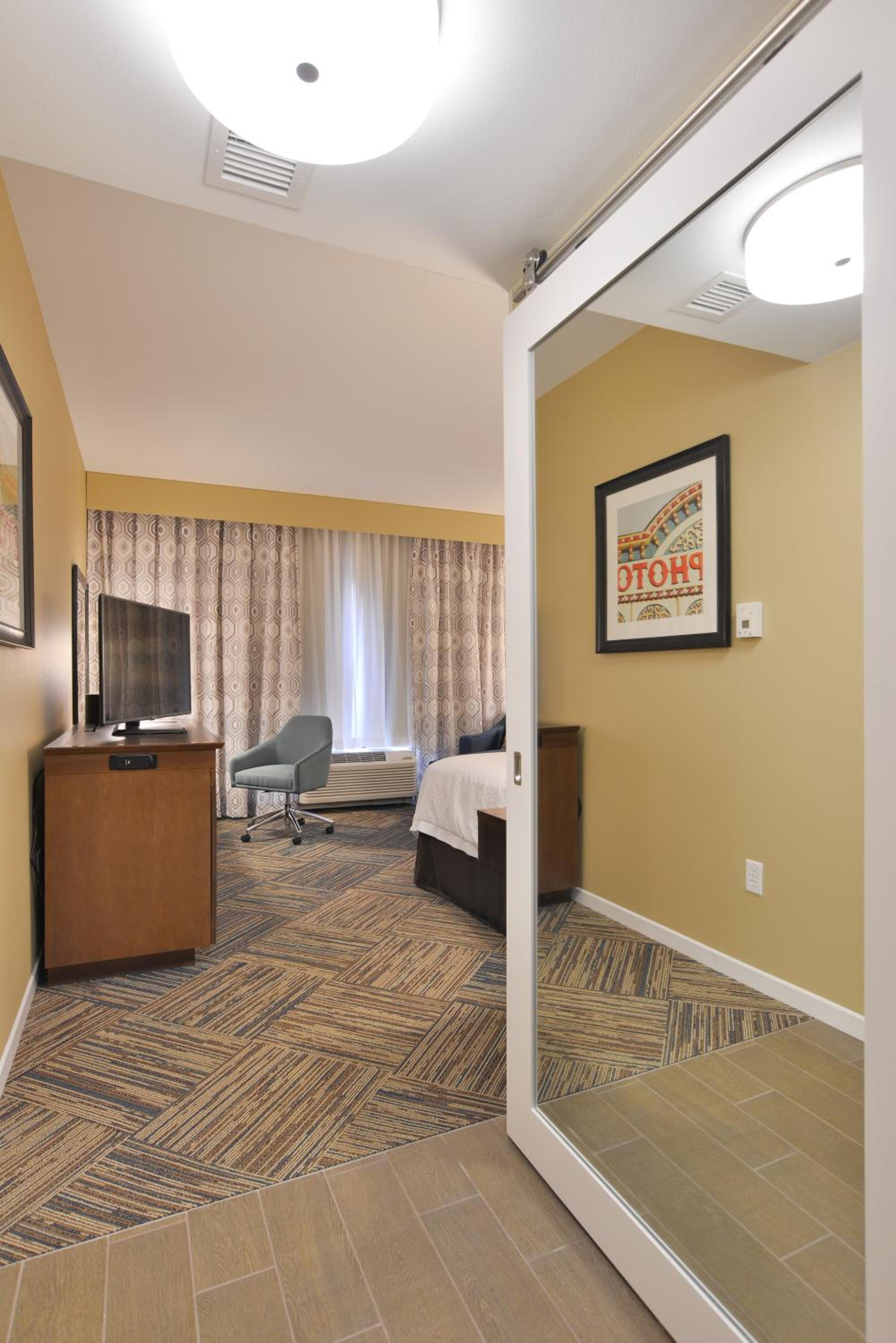 King Room - Non-Smoking
