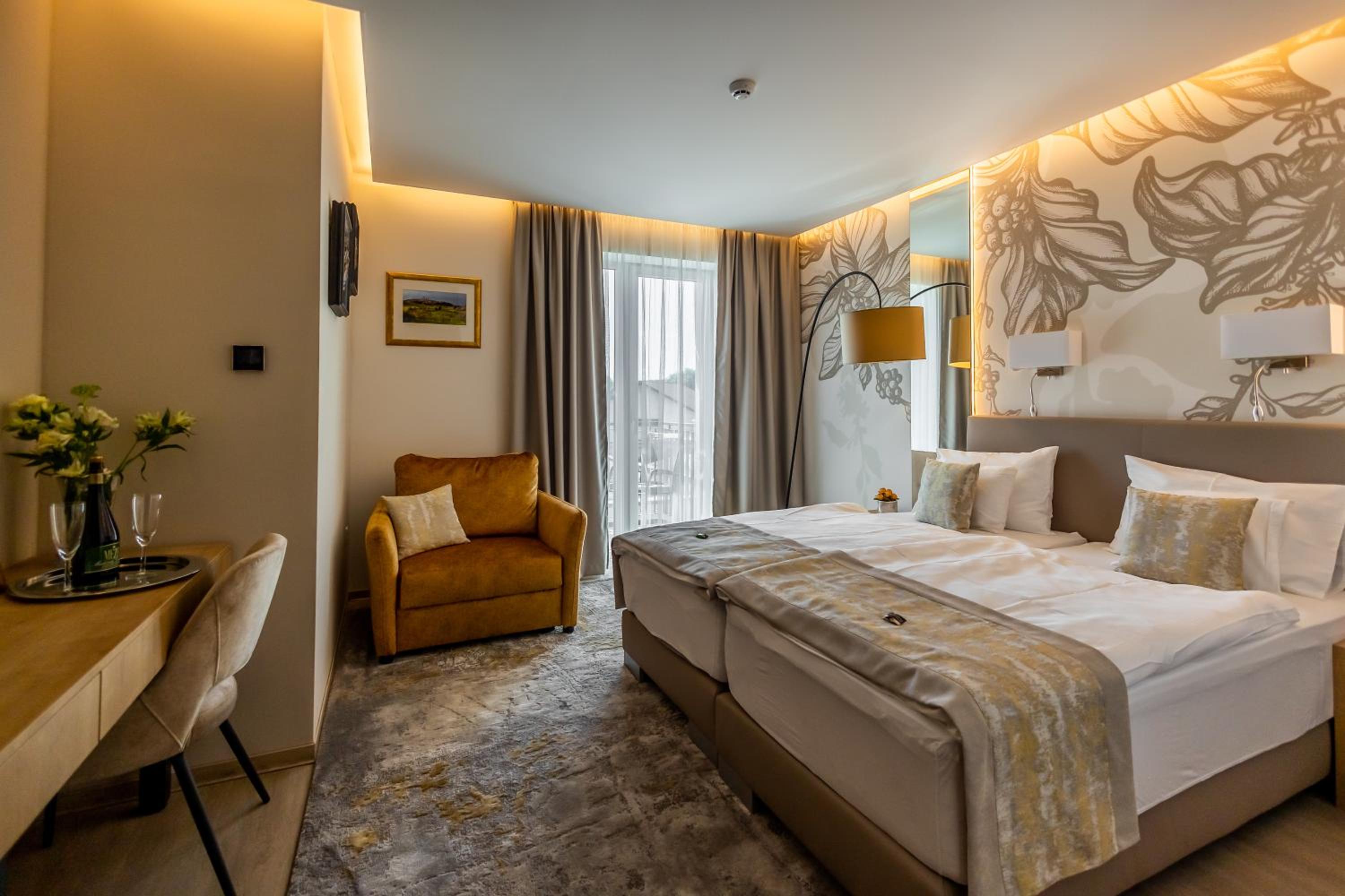 Deluxe Double Room With Balcony photo 1