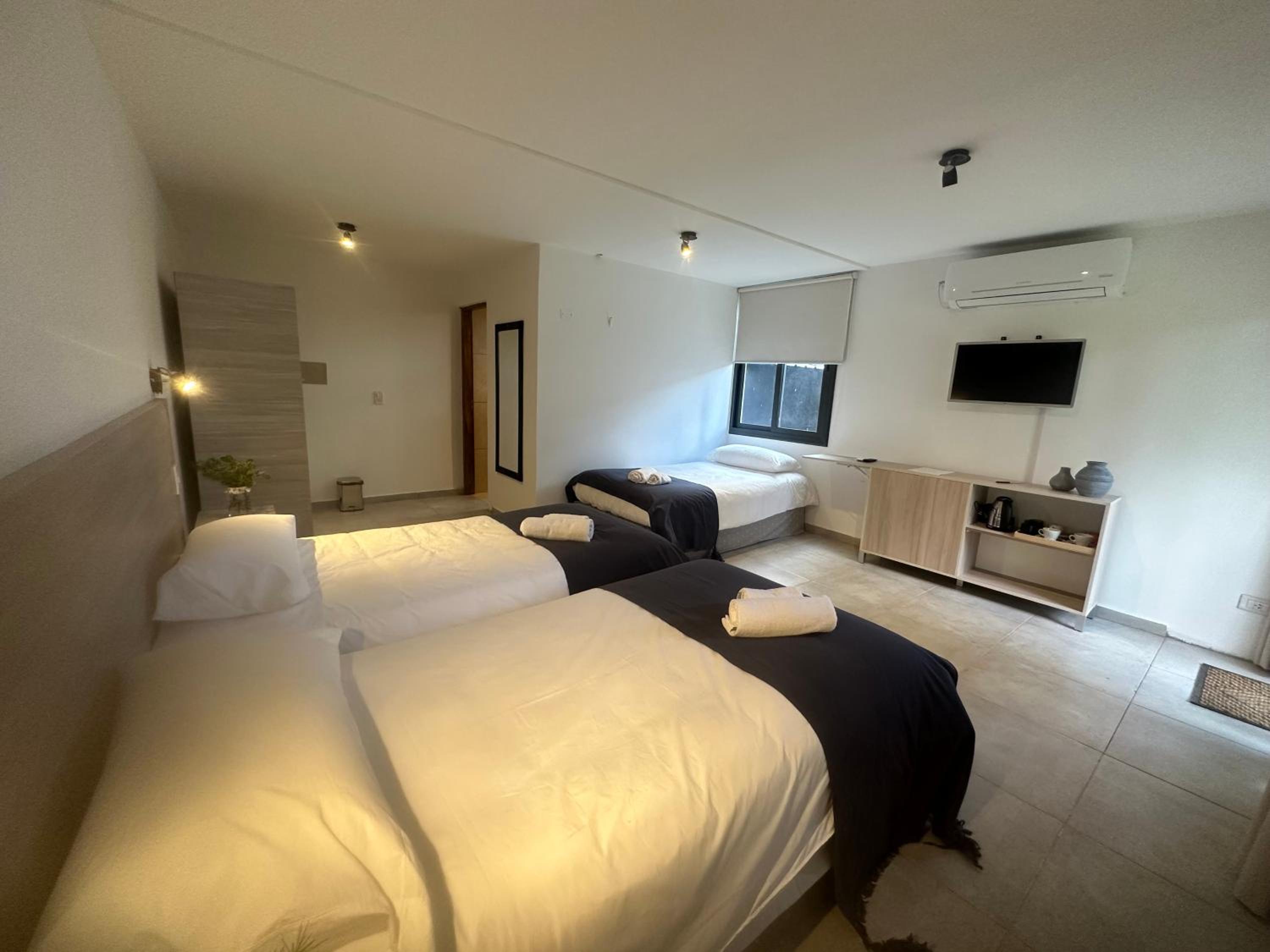 Triple Room with Pool View photo 1