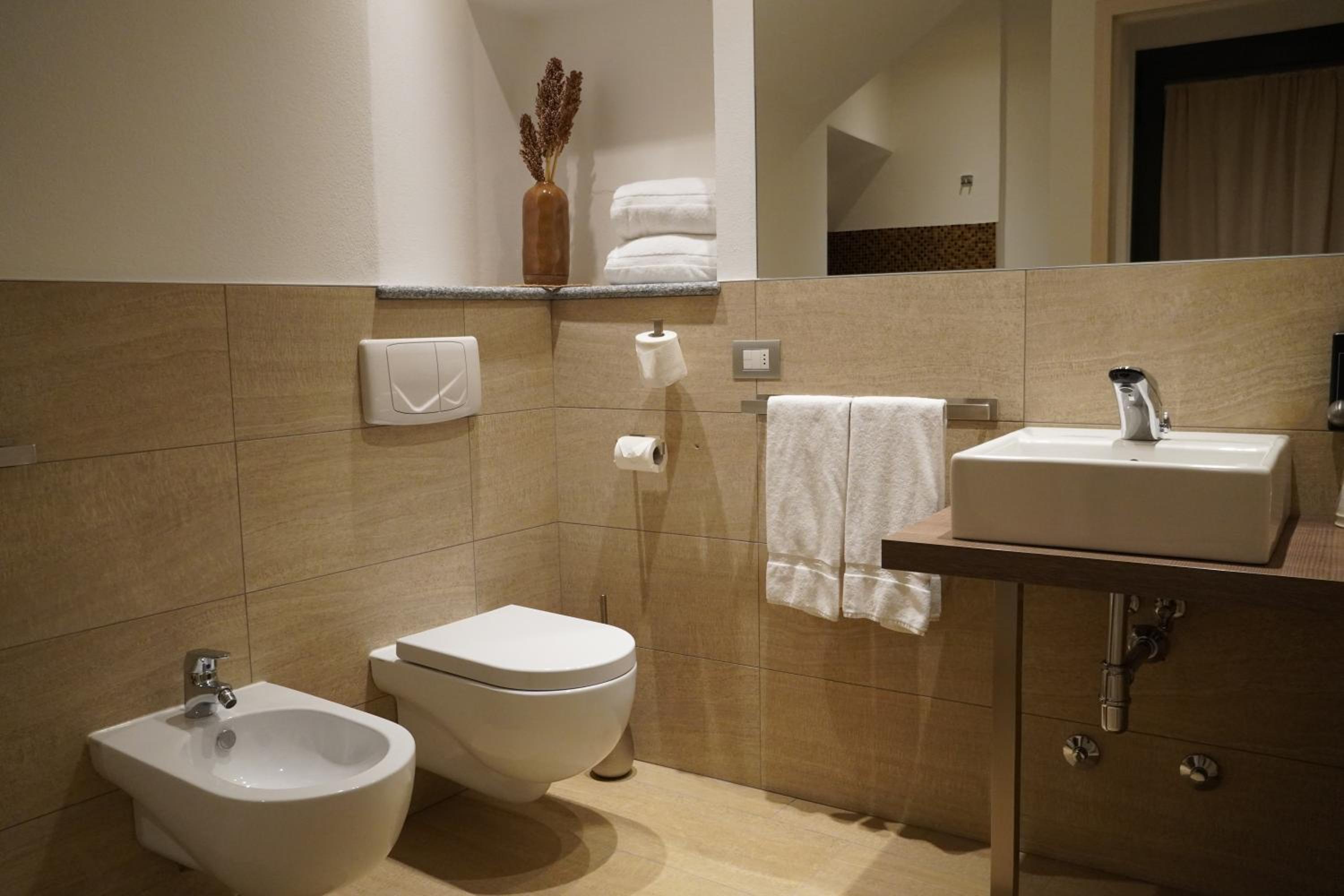 Suite with Spa Bath photo 2