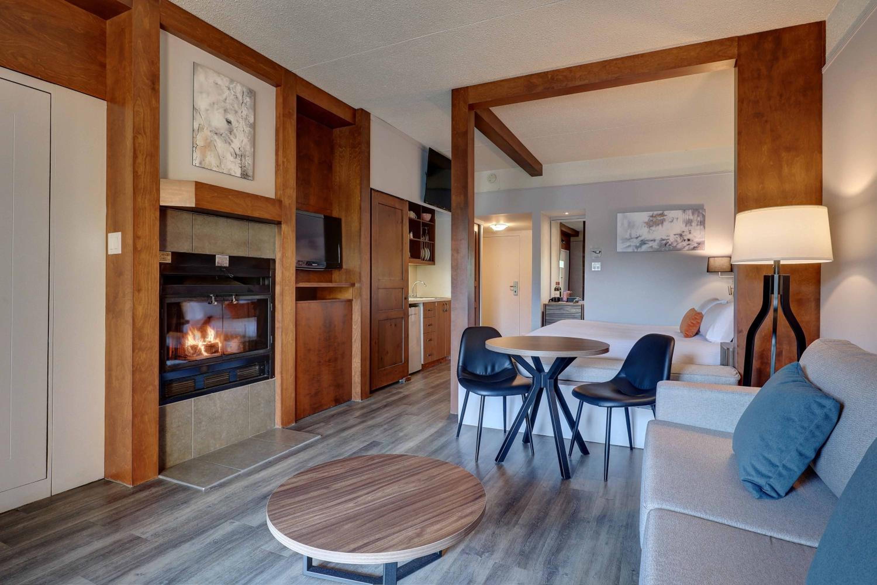 Standard Suite - Photo 2