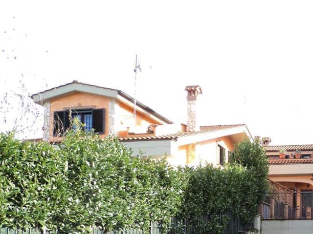 Four-Bedroom House photo 2