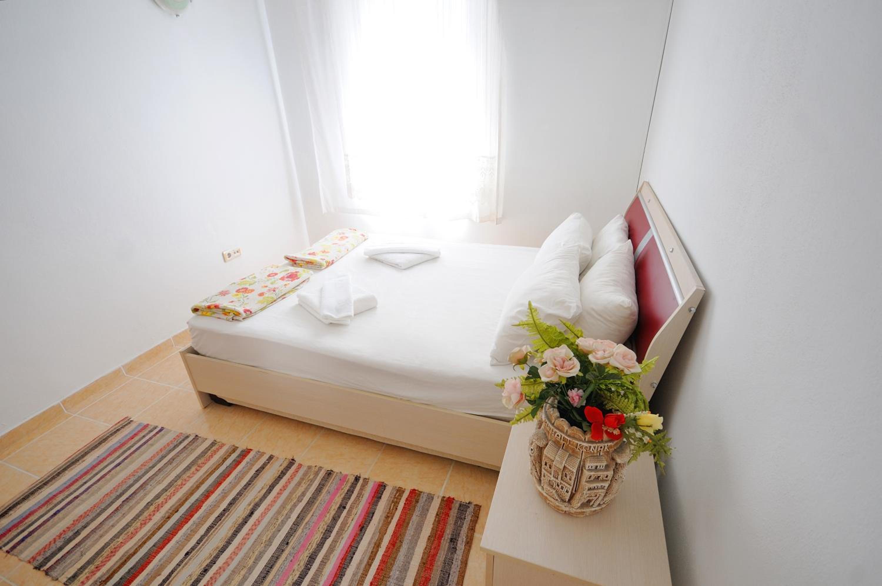 Two-Bedroom Apartment with Sea View - Photo 6