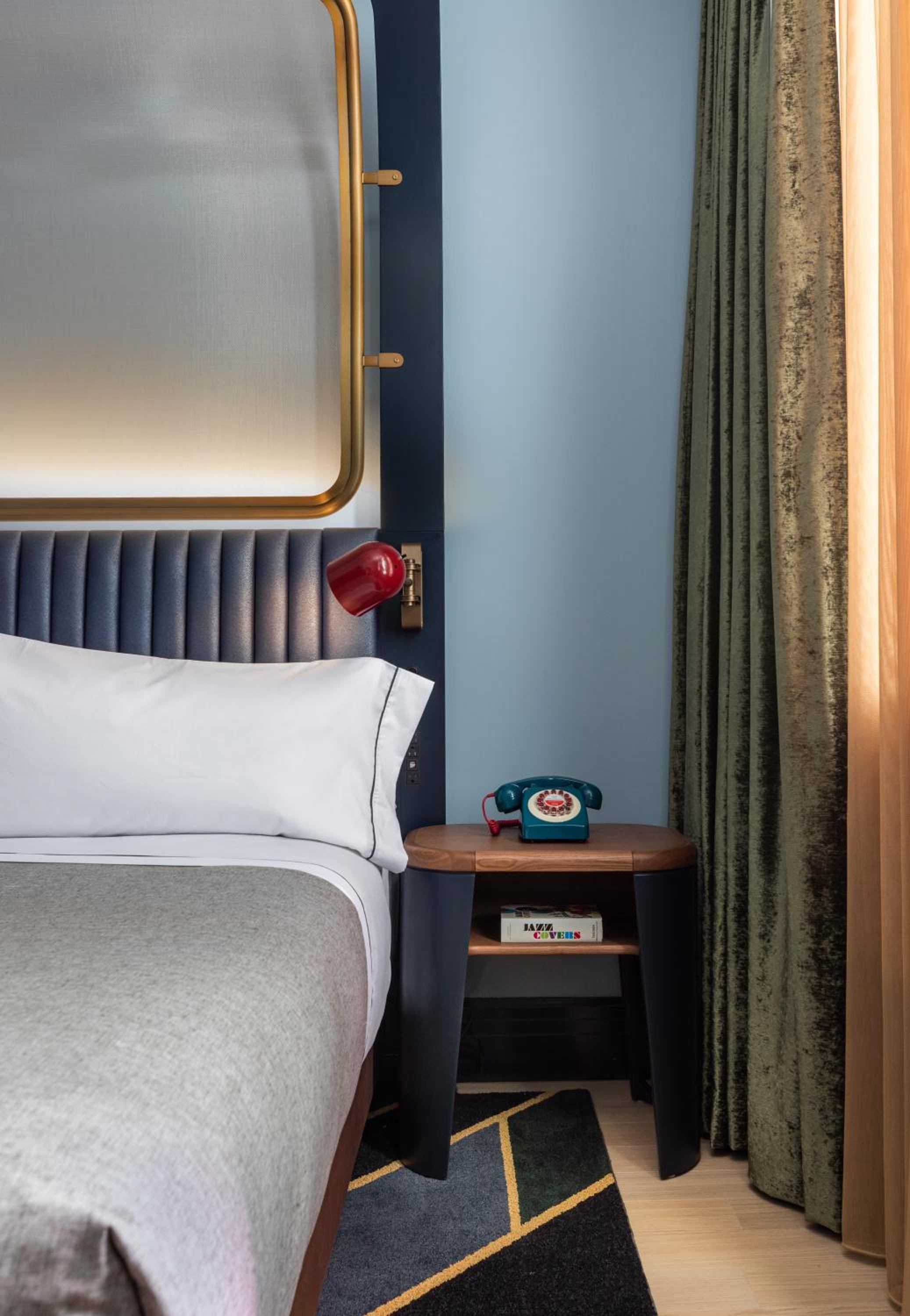 King Room with City View - Photo 6