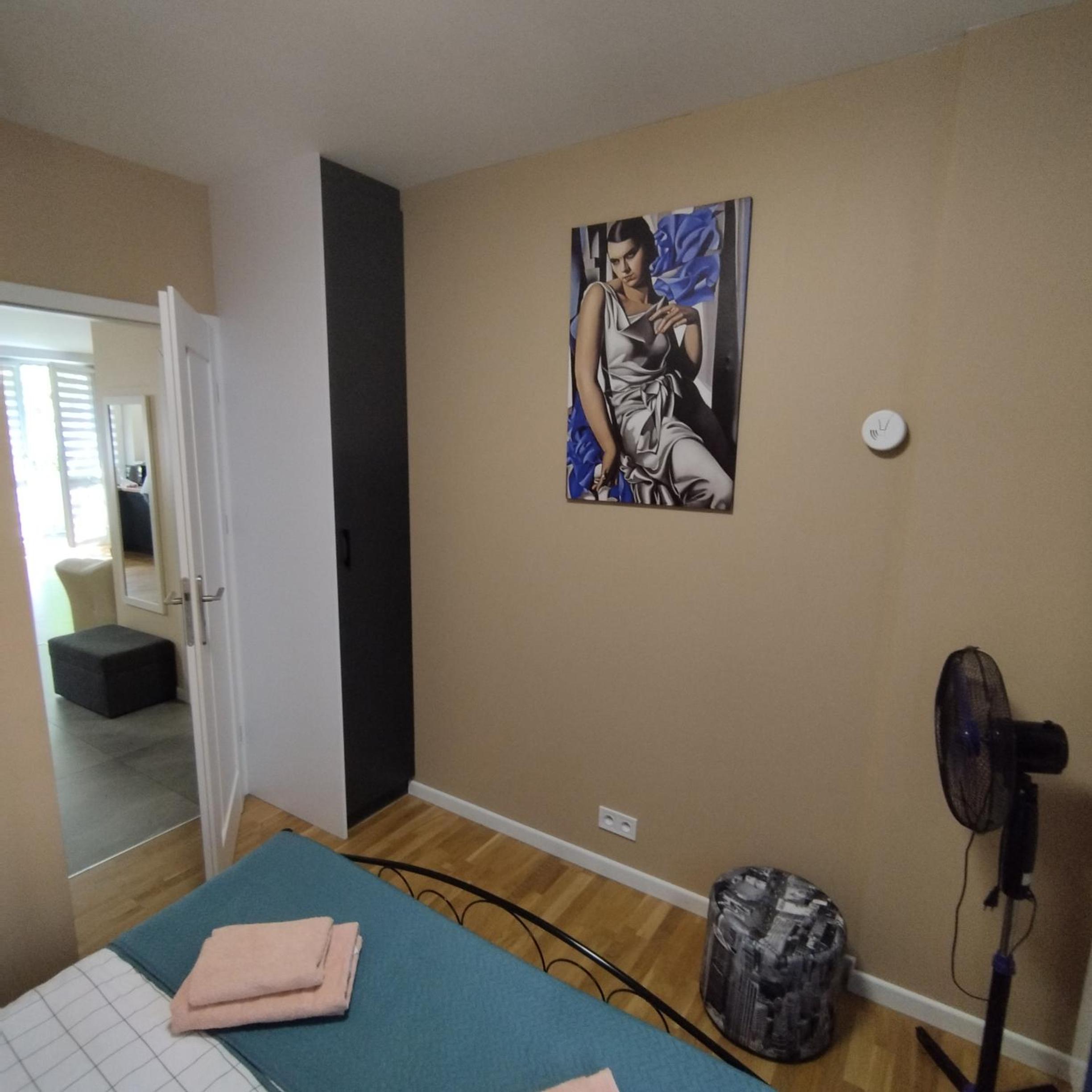 Two-Bedroom Apartment - Photo 11