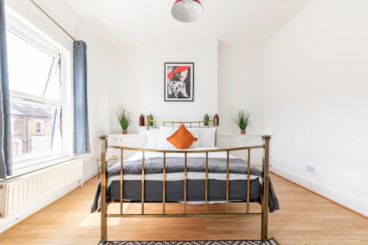 Three-Bedroom Apartment photo 1