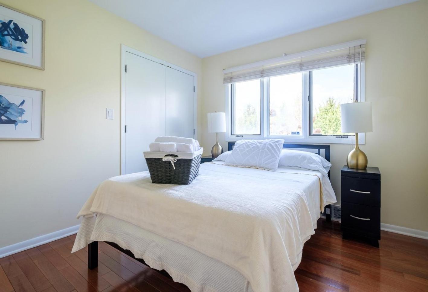 Six-Bedroom House photo 1