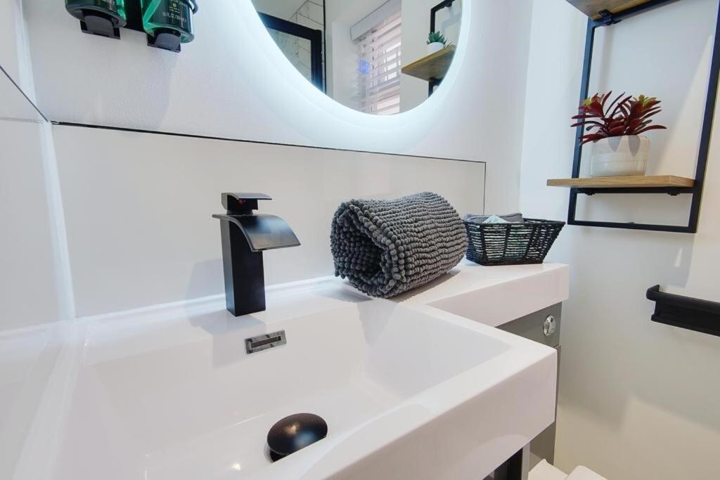 Superior Suite - Photo 10