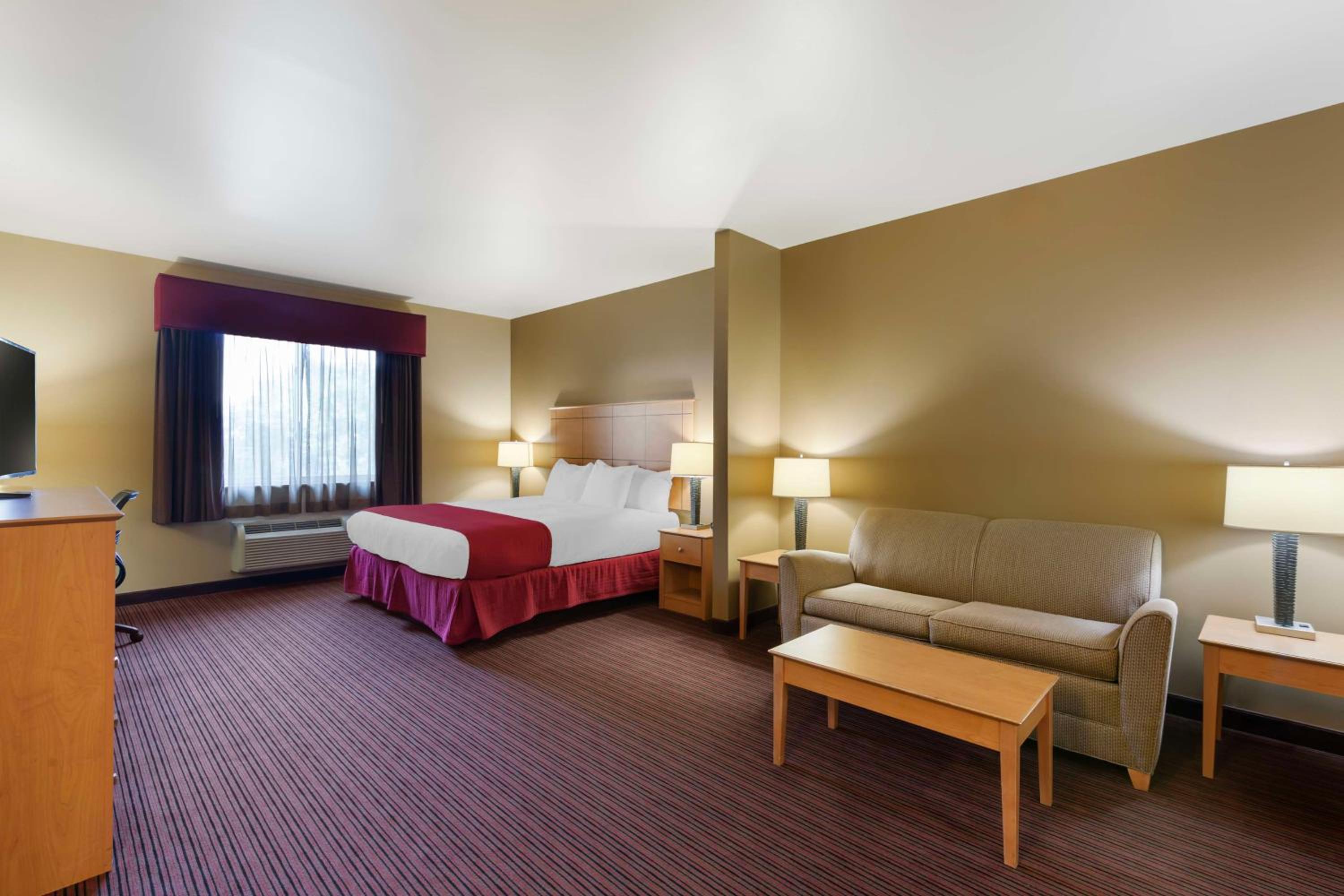 Large King Room - Photo 1