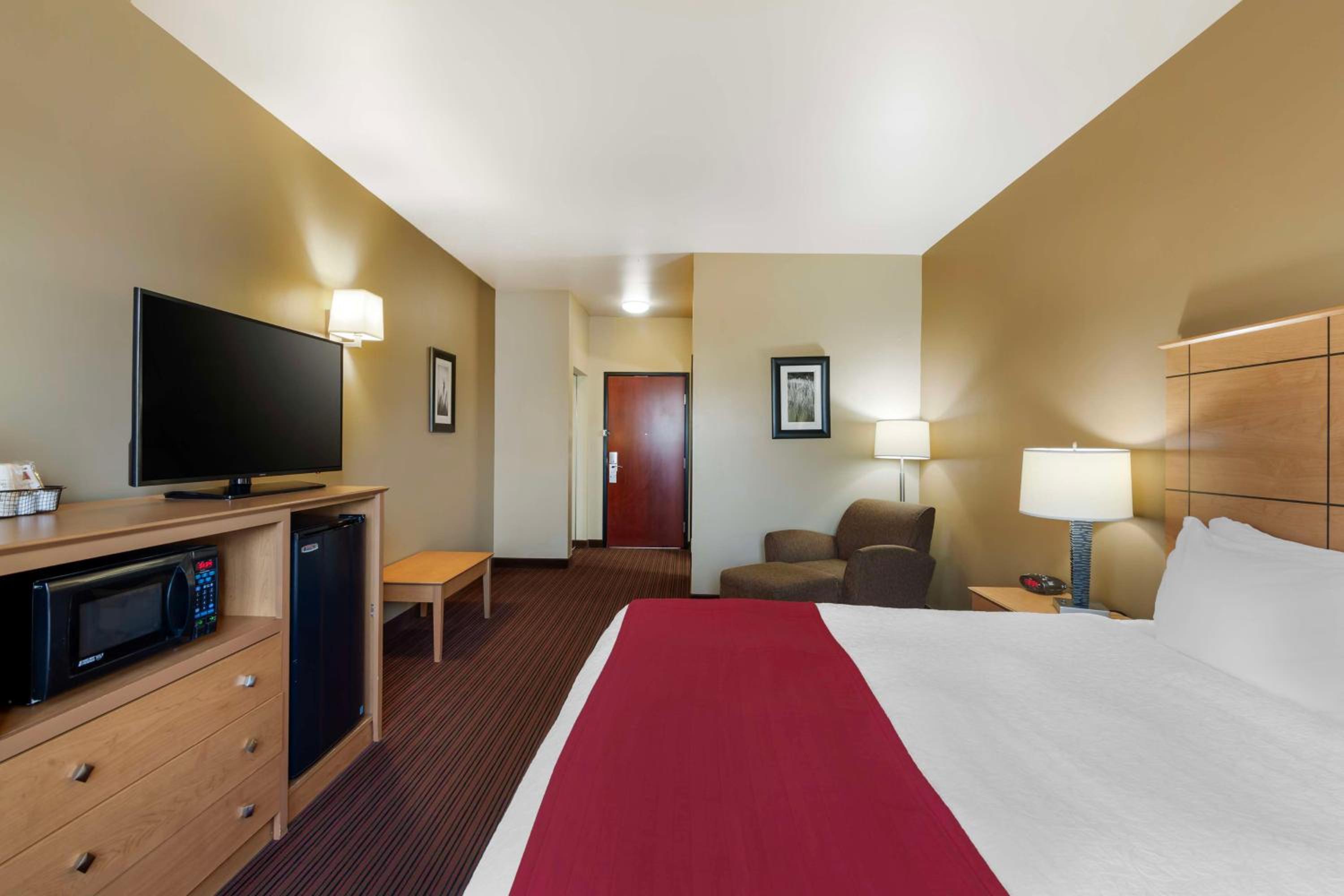King Room - Non-Smoking - Photo 2