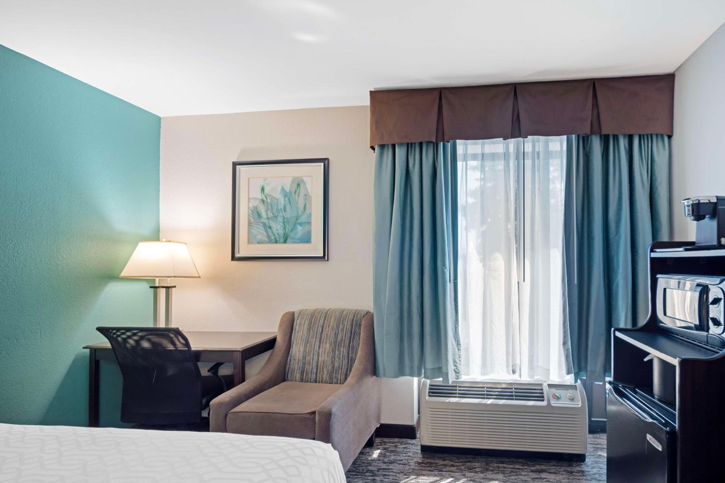 Double Room with Two Double Beds - Non-Smoking - Photo 5