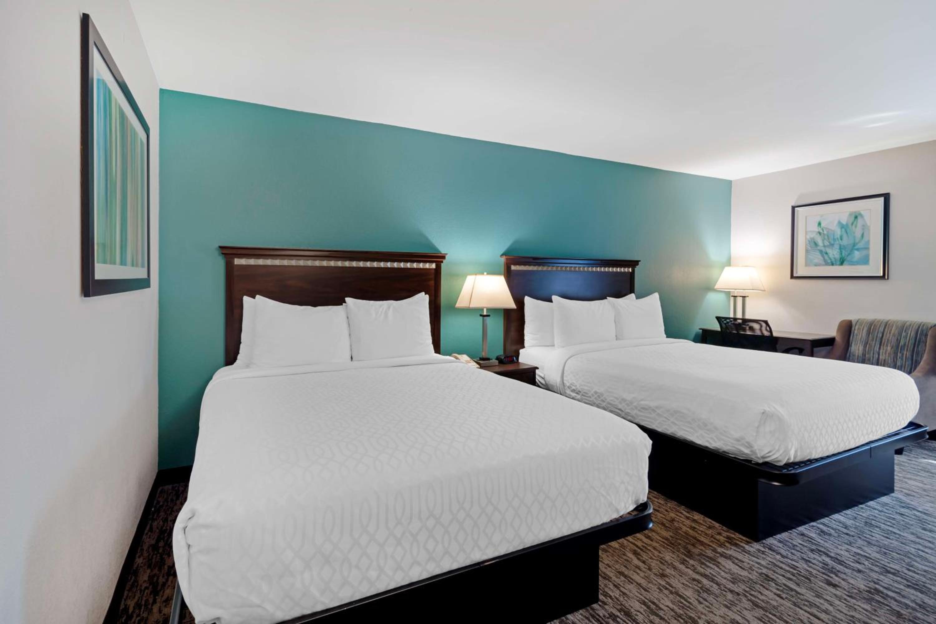 Double Room with Two Double Beds - Non-Smoking - Photo 4