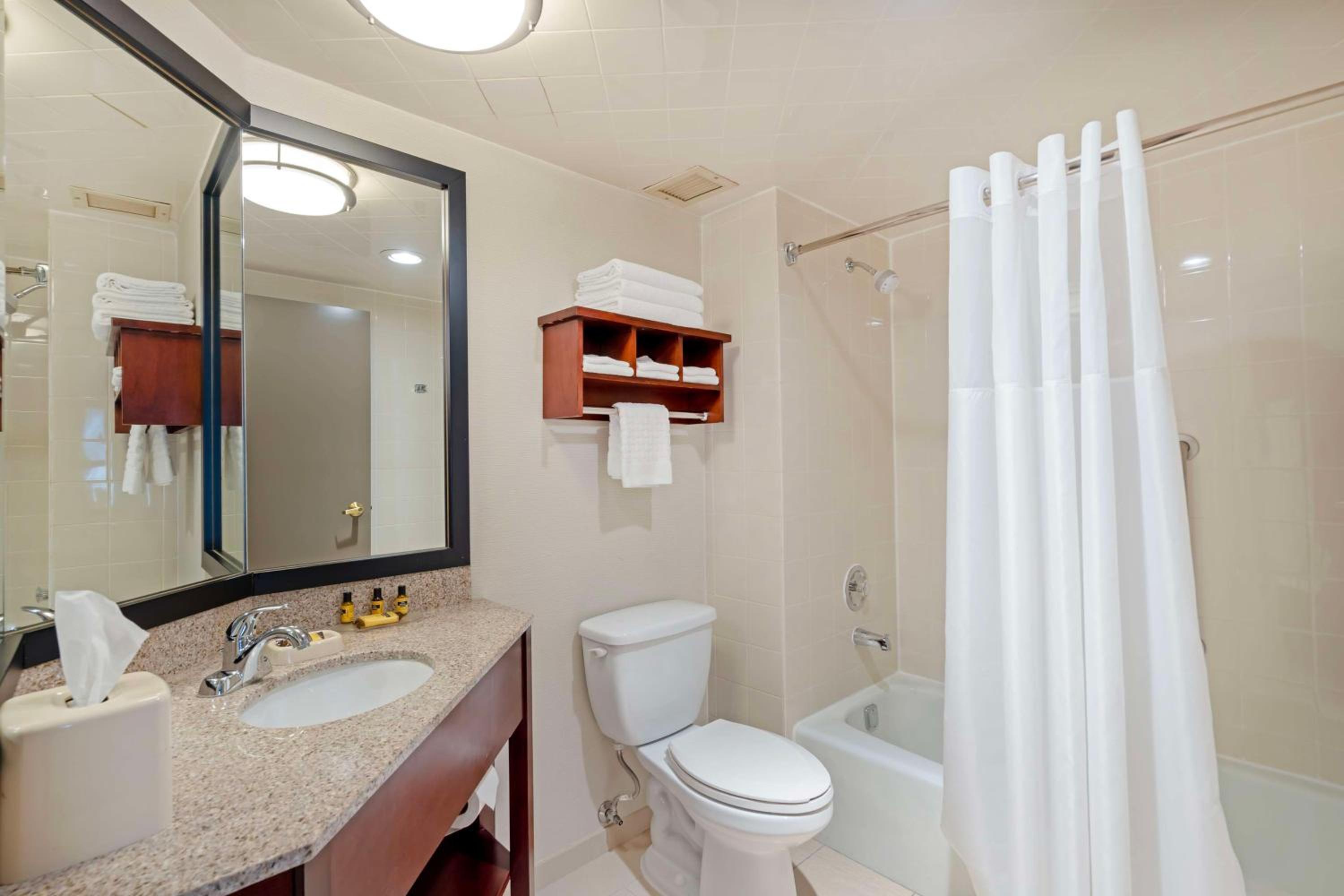 Double Room with Two Double Beds - Non-Smoking - Photo 3