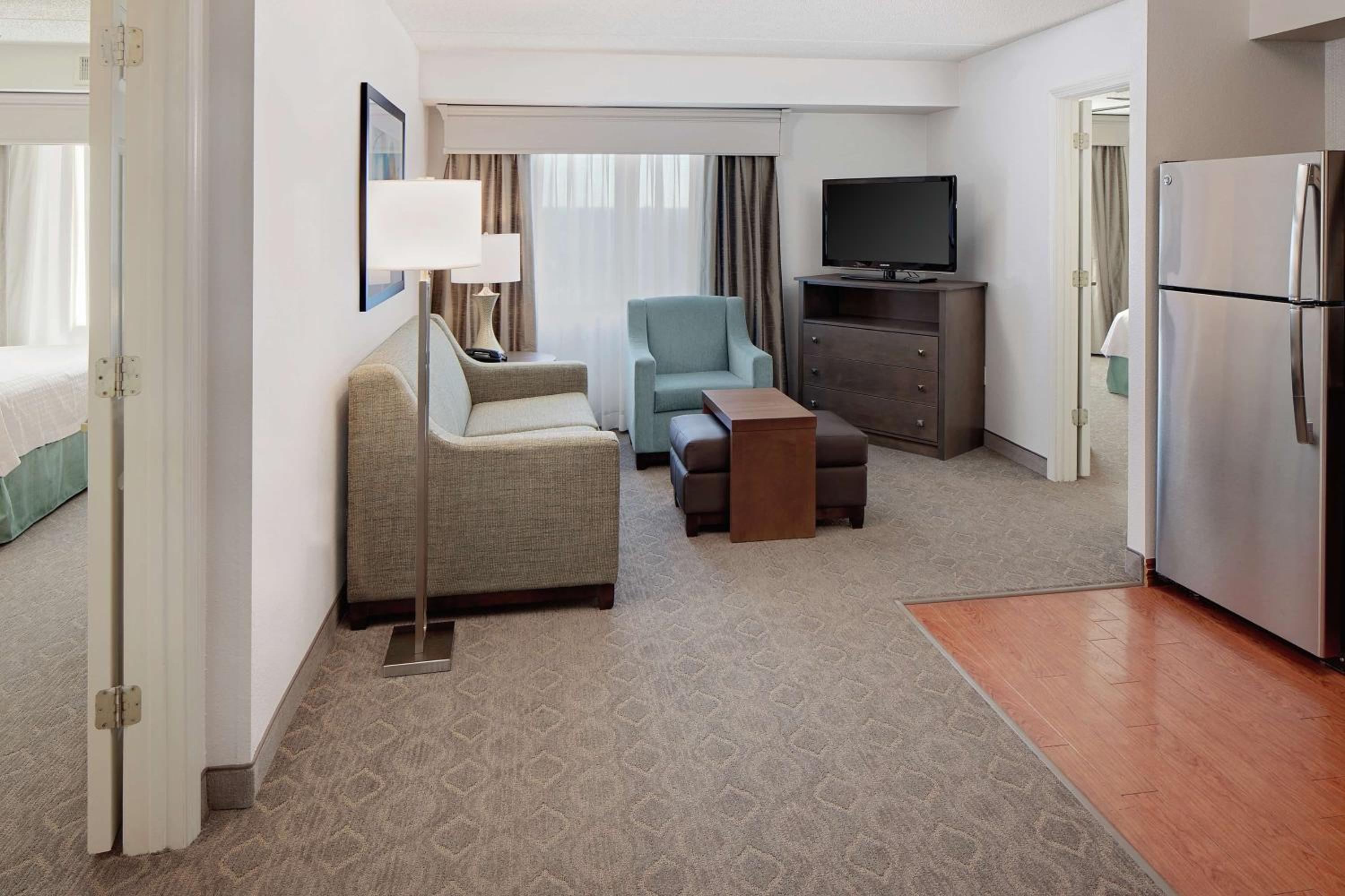 Two-Bedroom Suite With One King And Two Double Beds - Non-Smoking photo 1