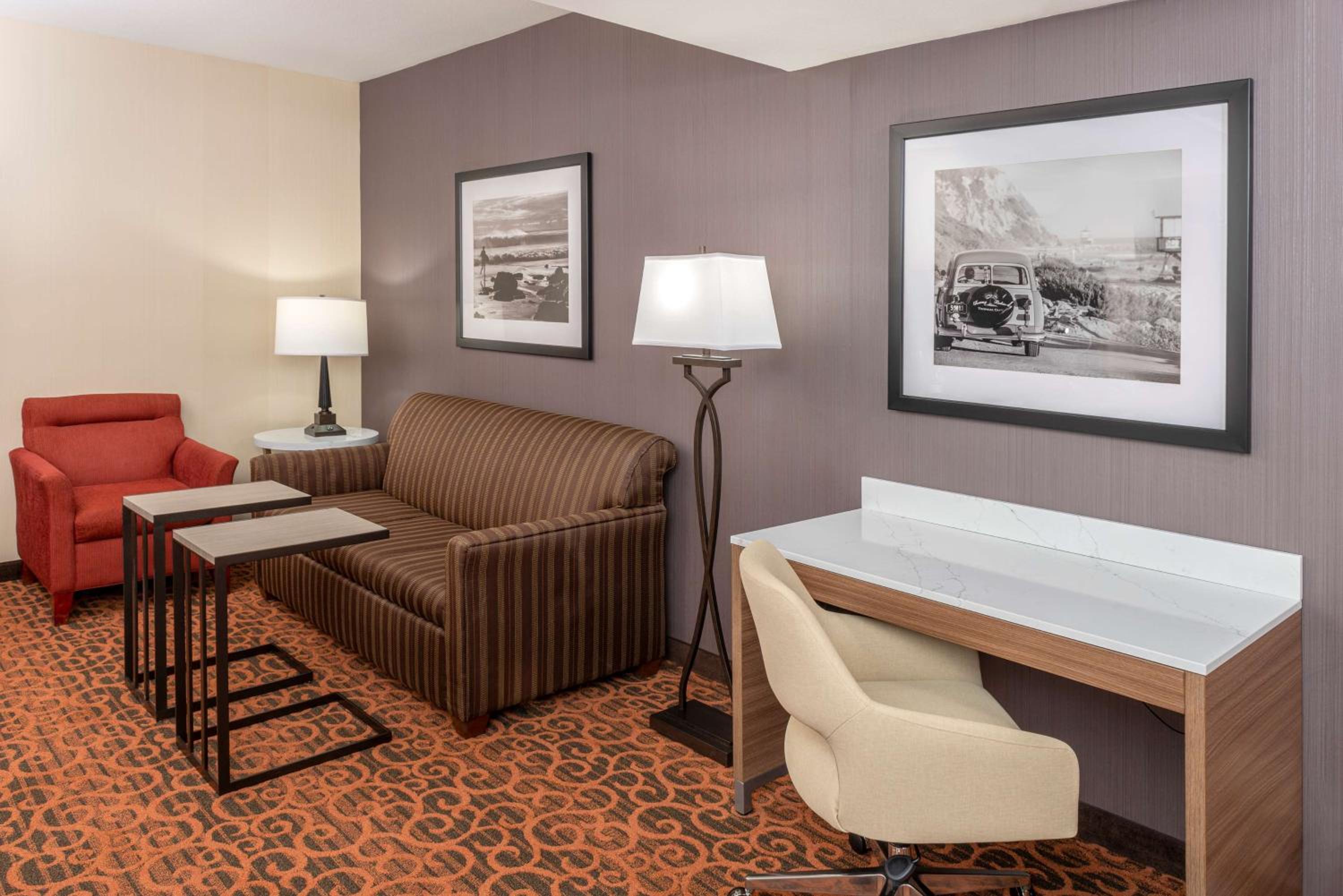 King Room Mobility and Hearing Access/Non-Smoking - Photo 3