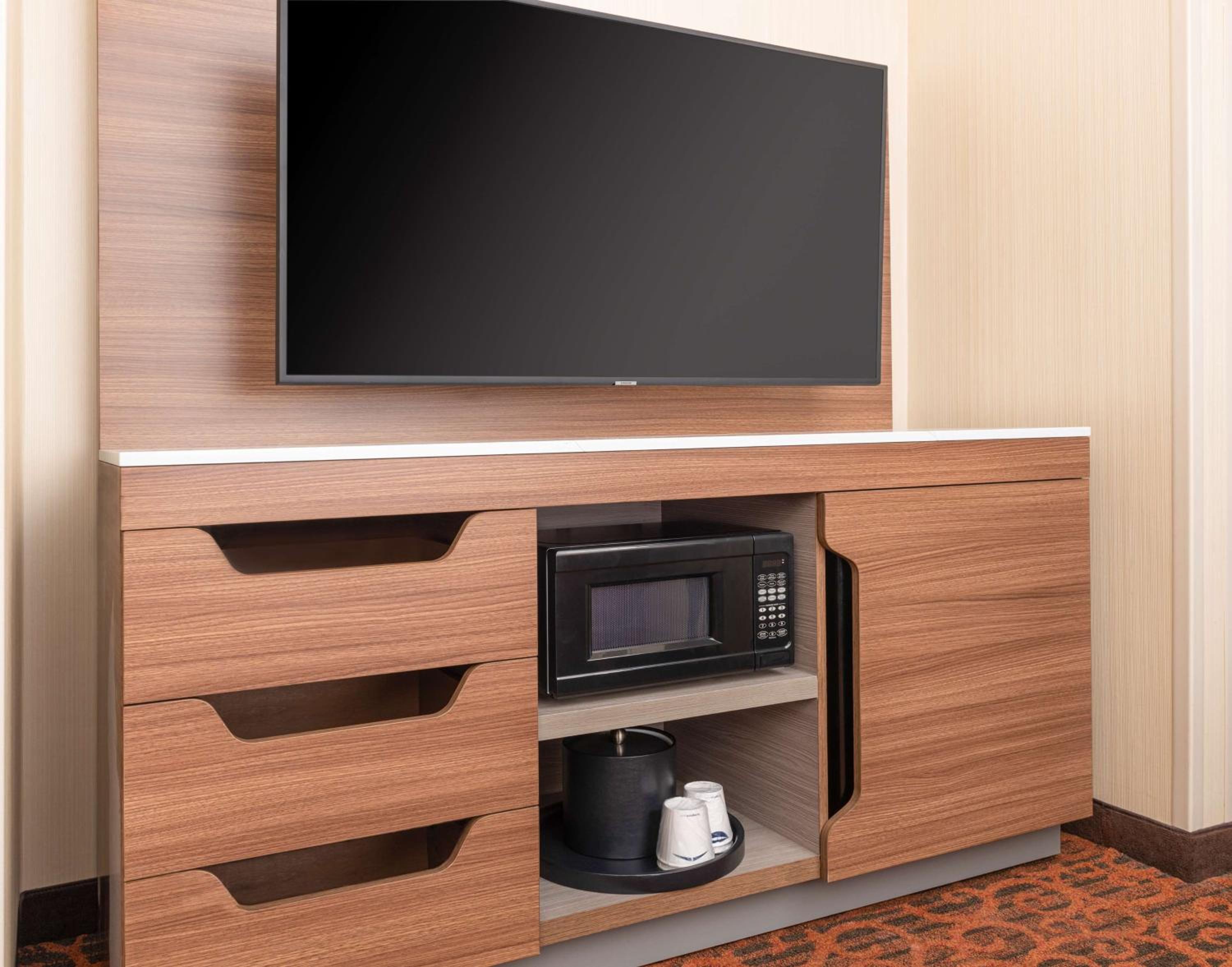 One-Bedroom King Suite - Non-Smoking - Photo 3