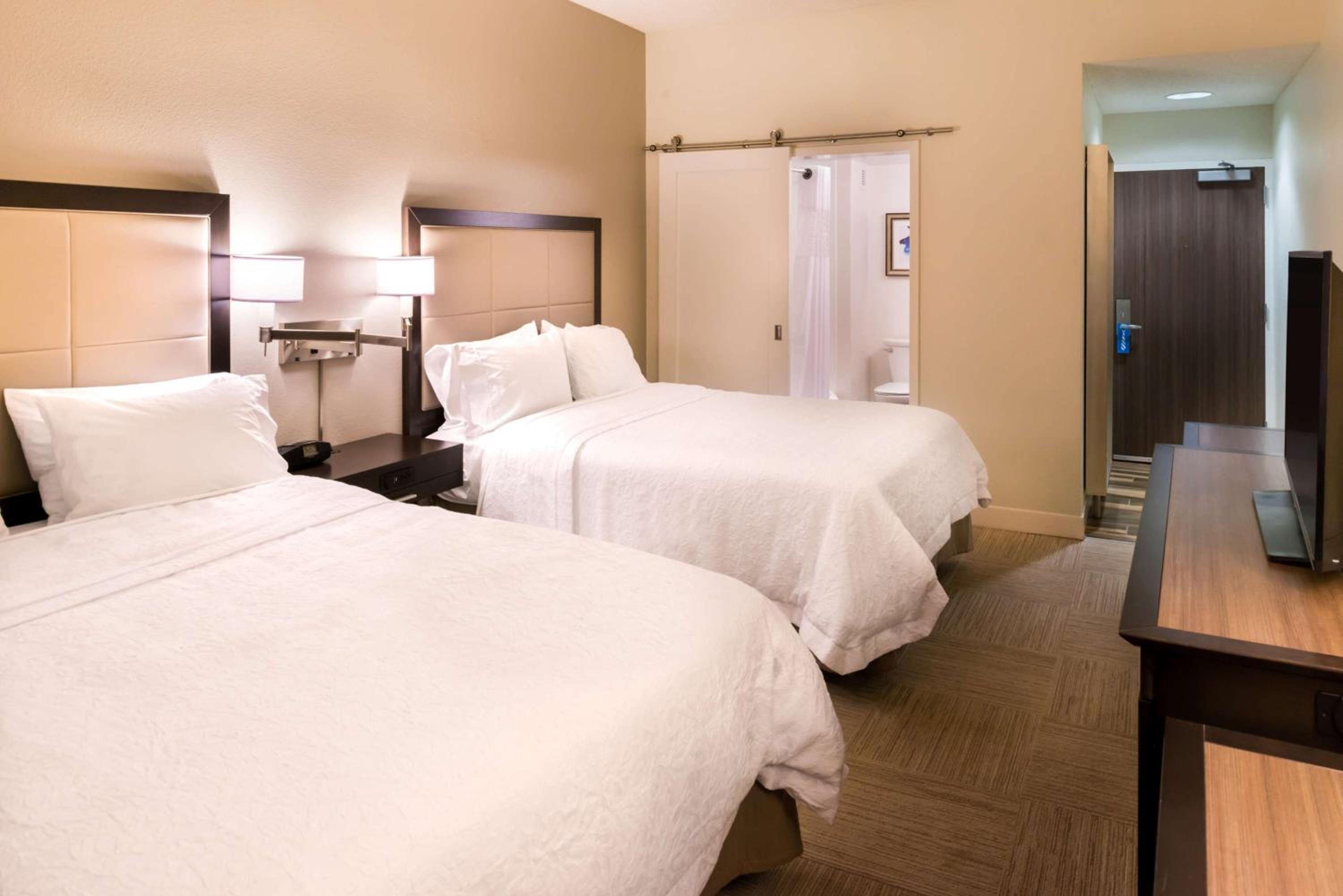 2 Queen size beds, Non Smoking