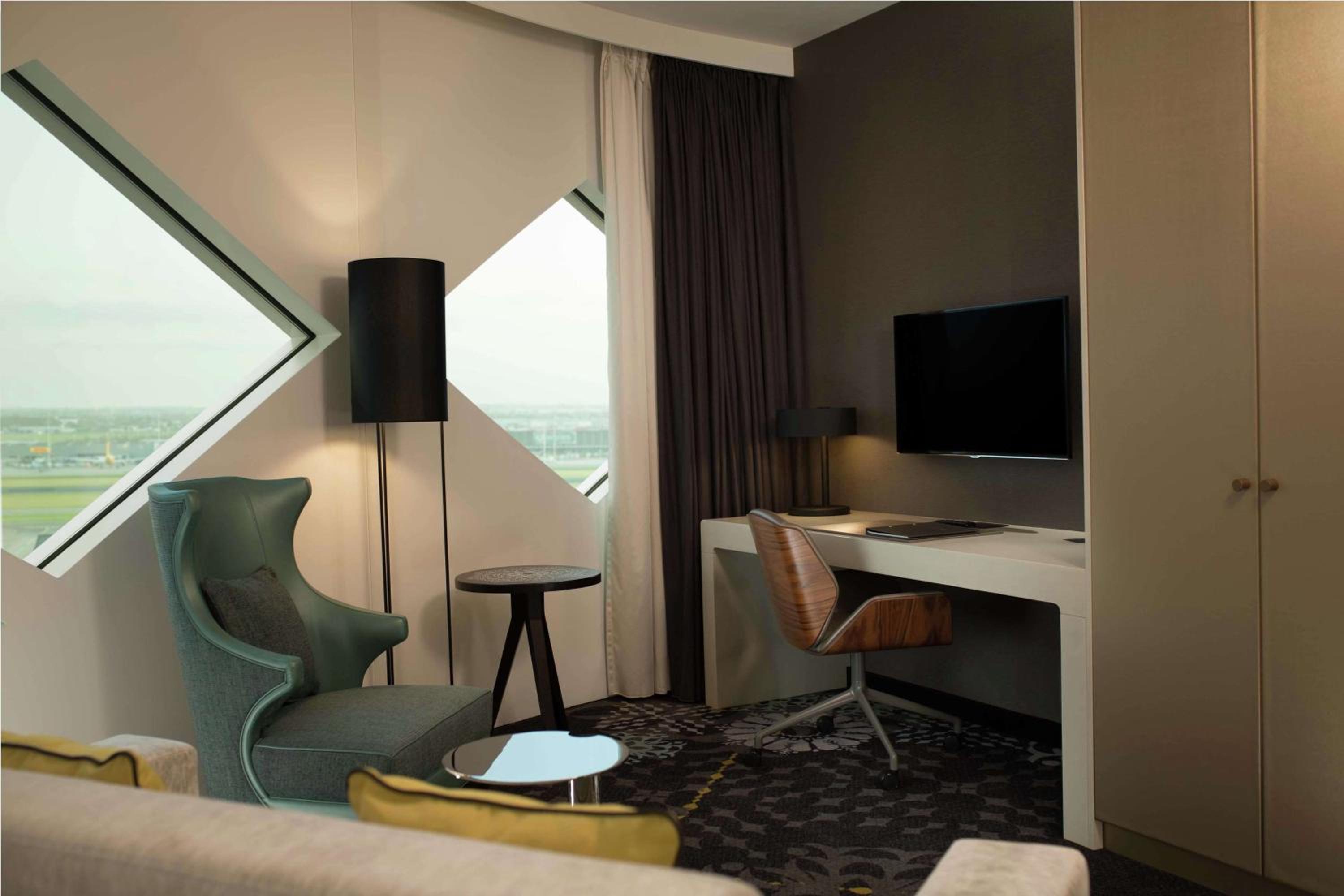 Executive Corner King Room - Lounge Access - Photo 1