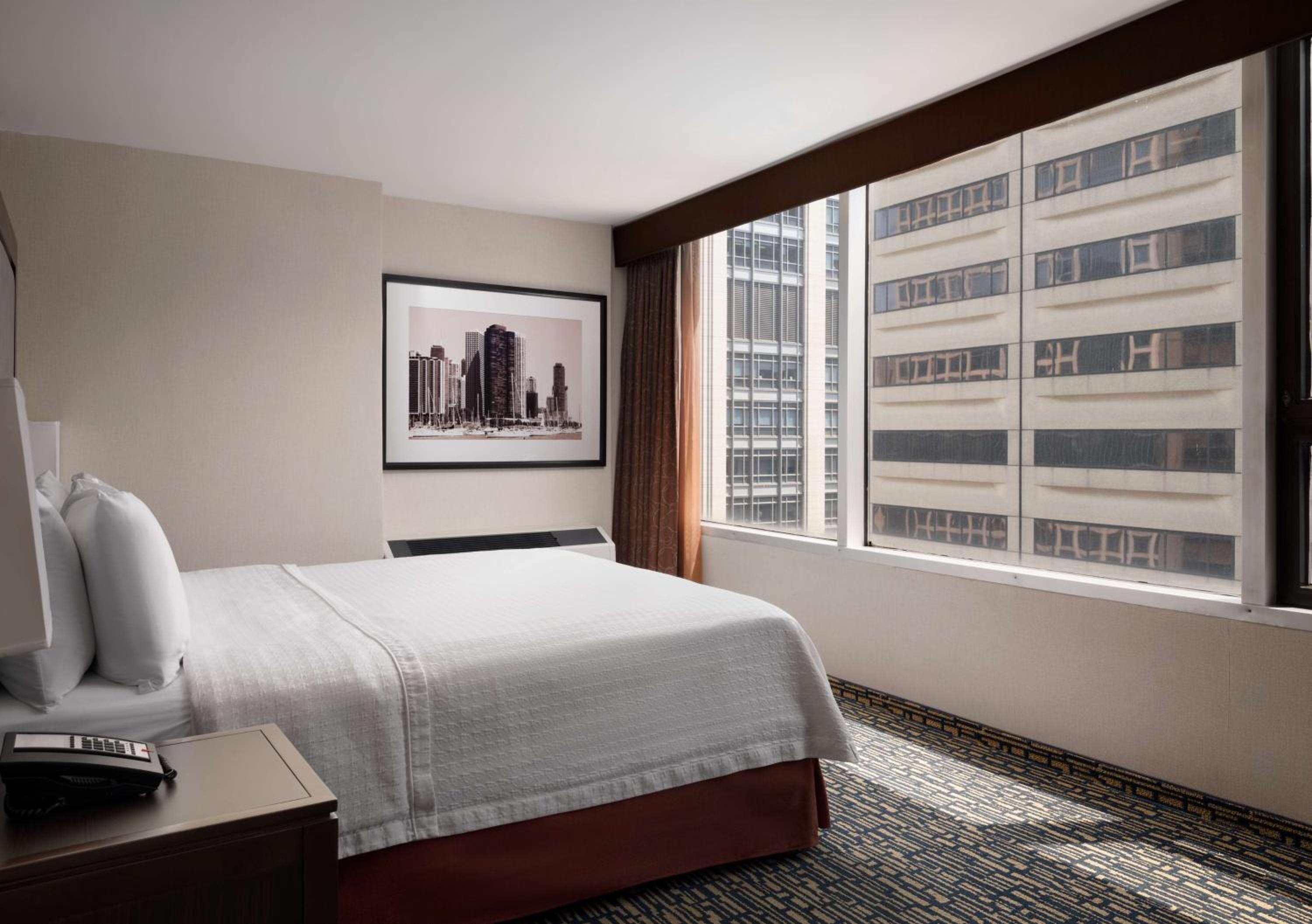 One-Bedroom King Suite thumbnail 6