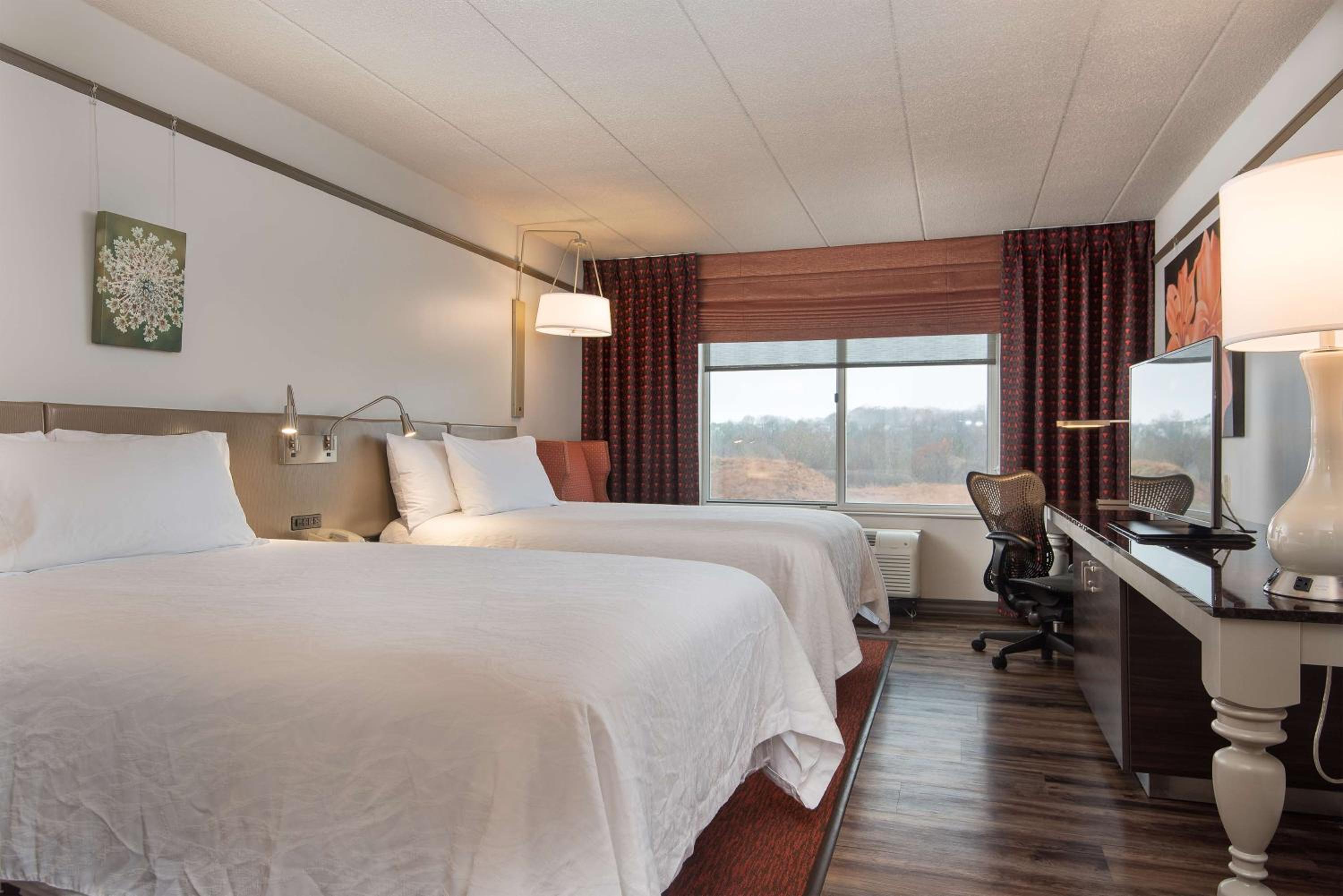 Double Room with Two Double Beds - Photo 2