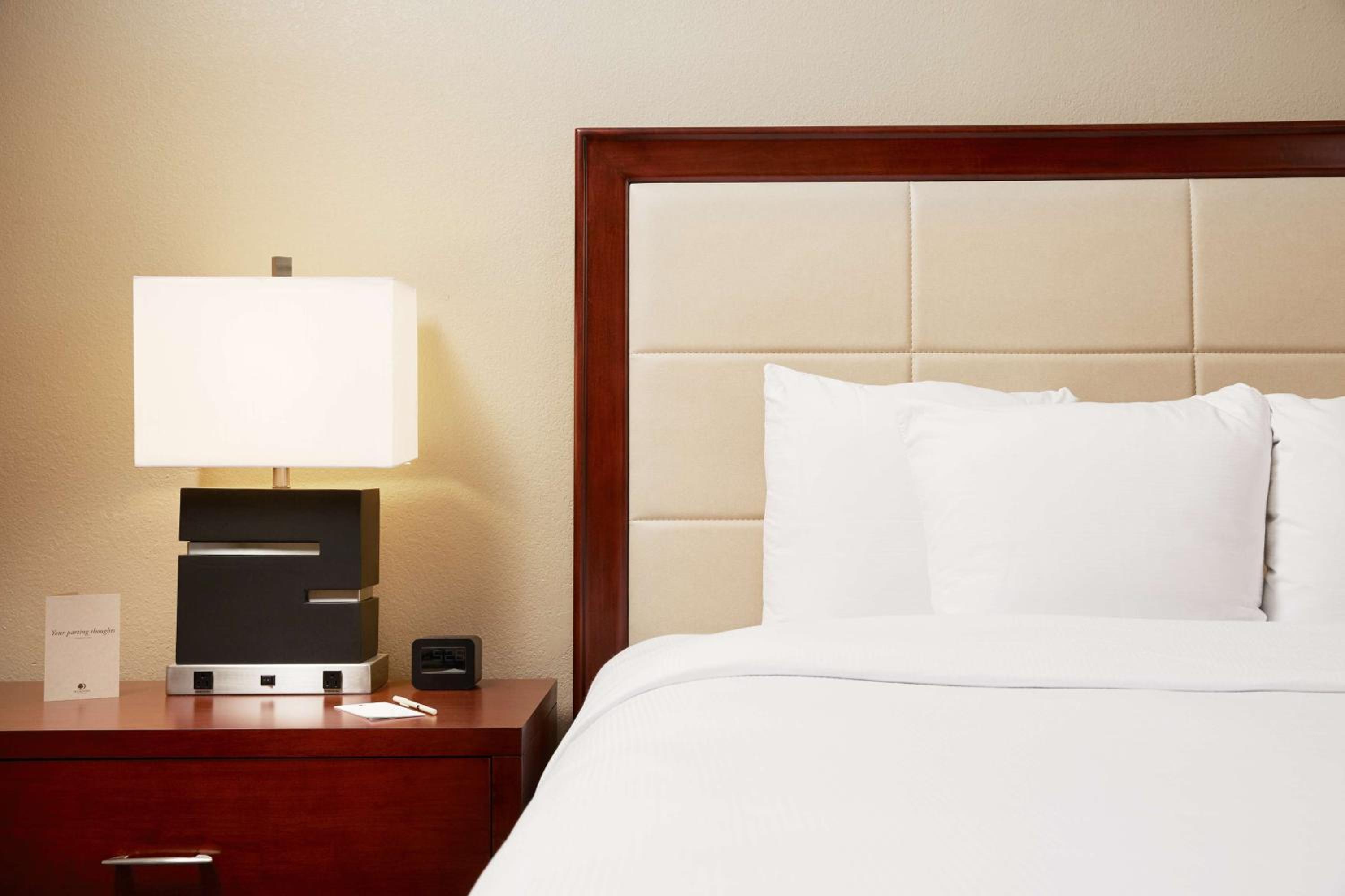 Two-Room King Suite with Sofa Bed - Non-Smoking - Photo 7