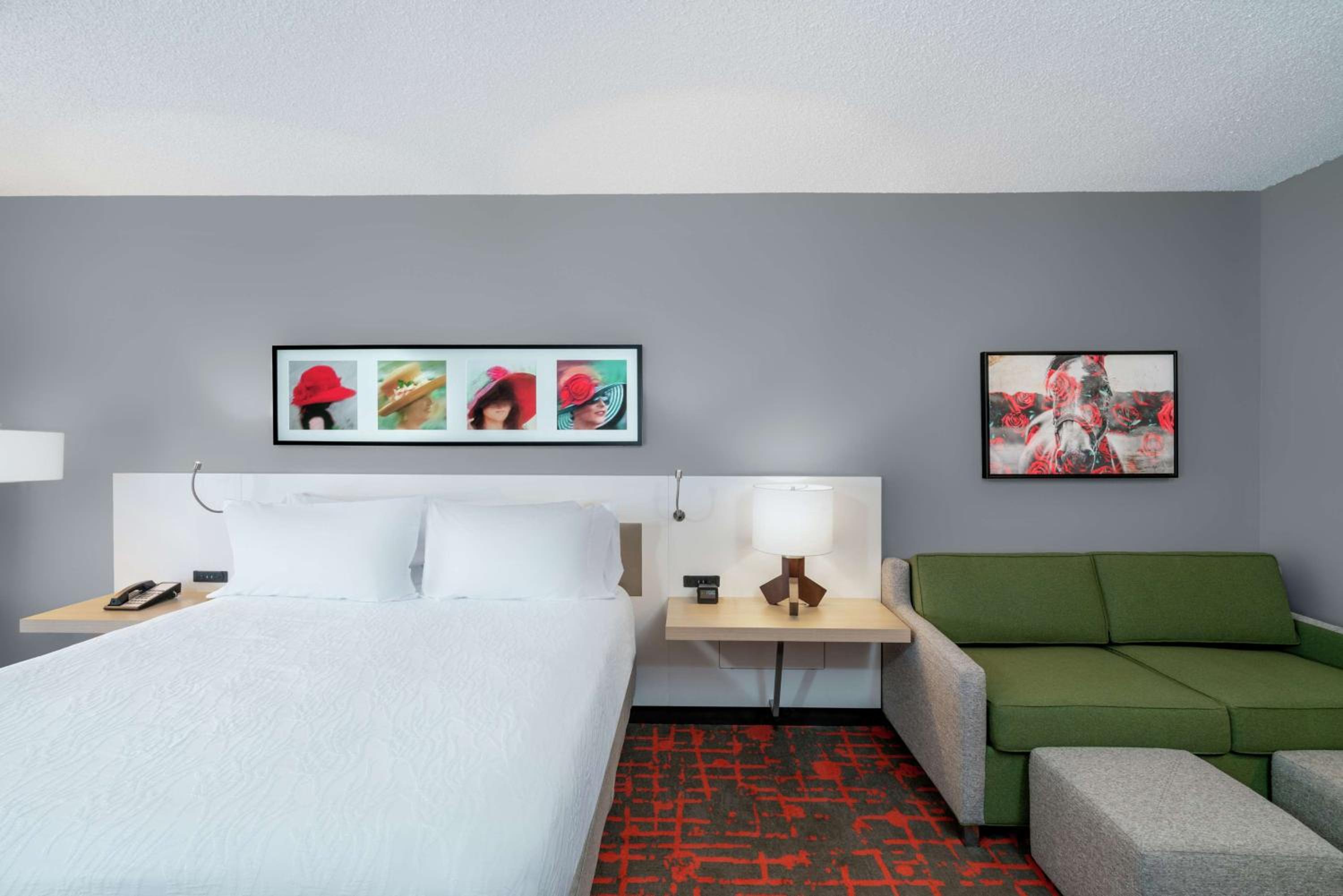 King Room with Sofa Bed - Non-Smoking - Photo 1